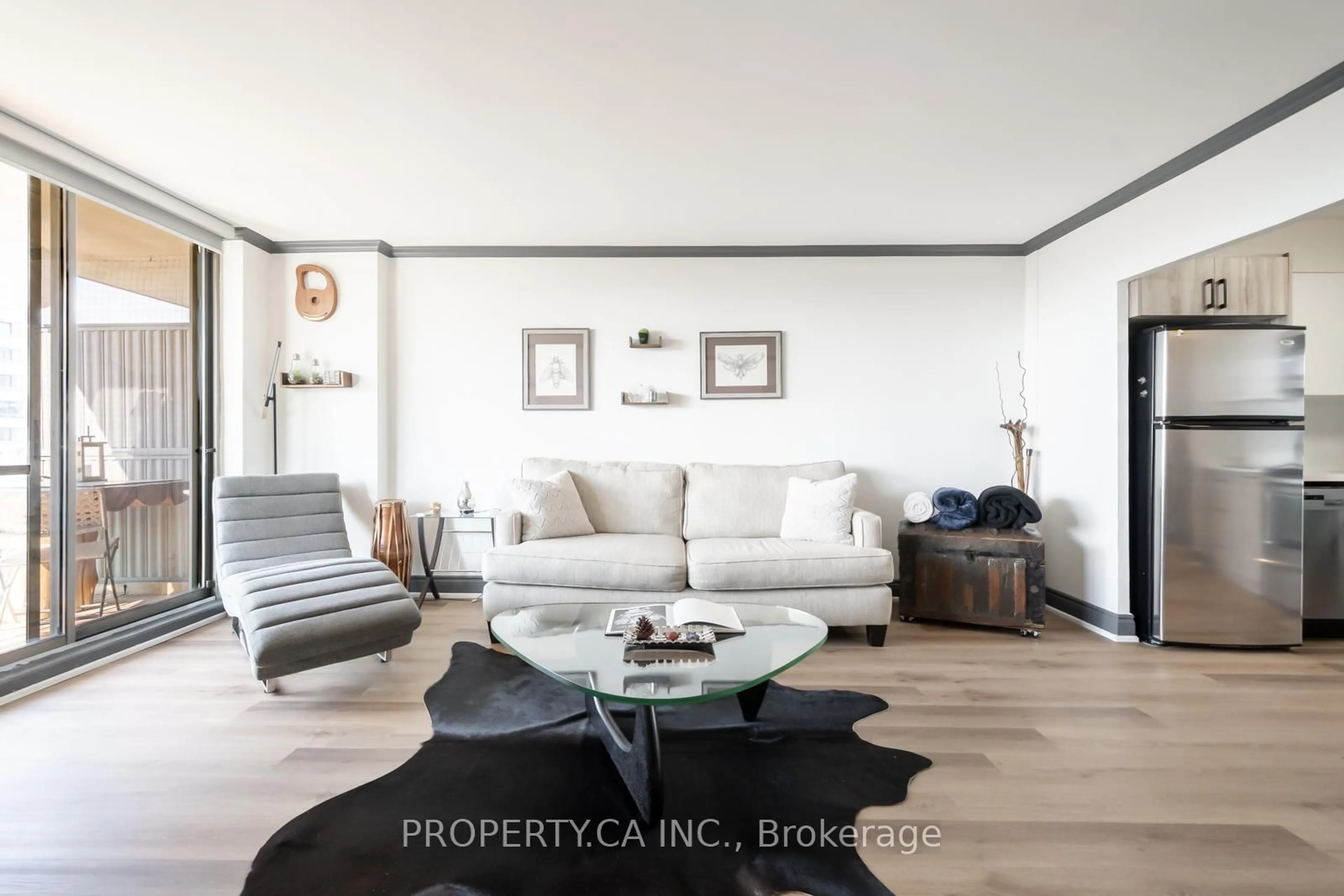 Living room with furniture, unknown for 5949 Yonge St #806, Toronto Ontario M2M 3V8