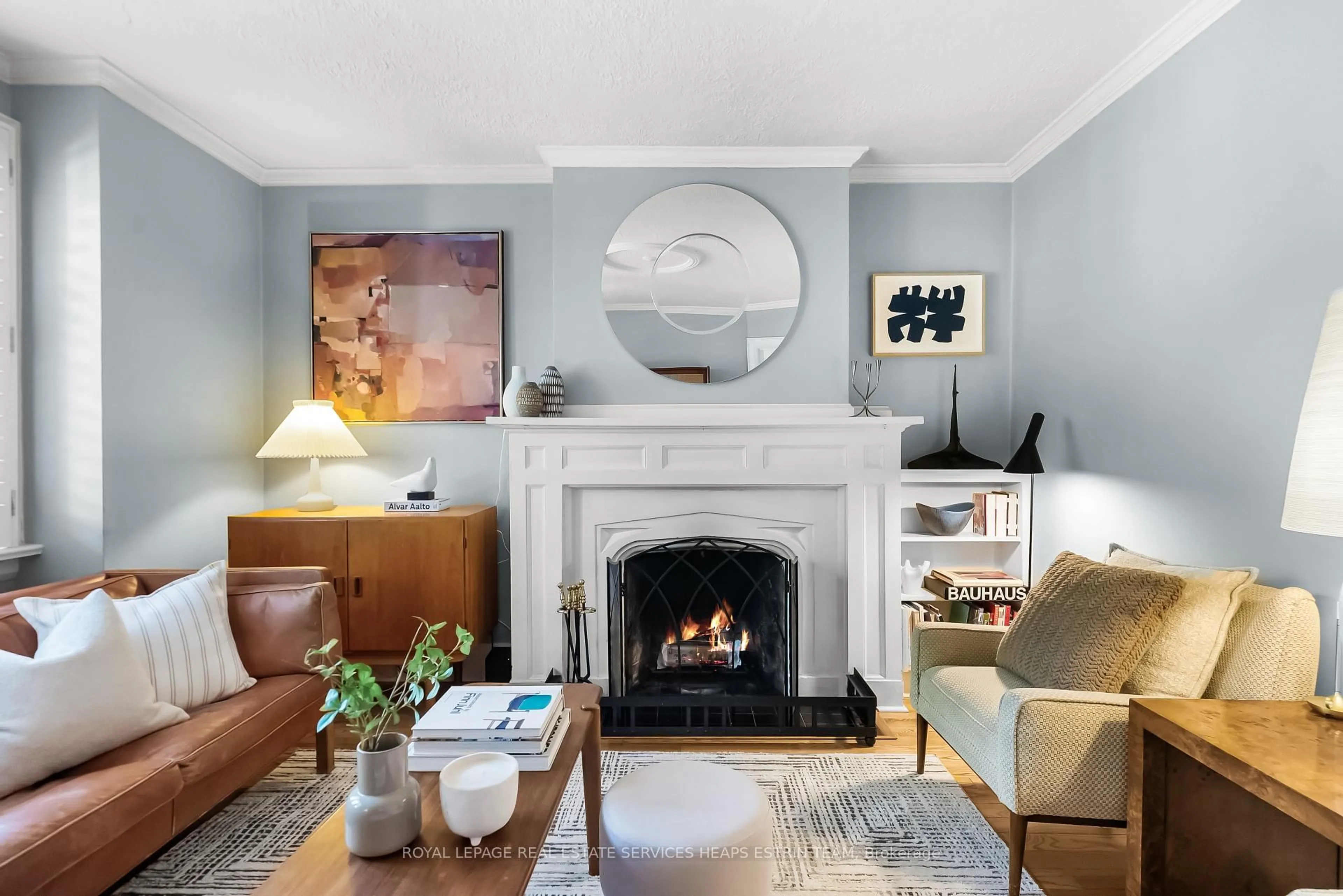 Living room with furniture, unknown for 26 MacNaughton Rd, Toronto Ontario M4G 3H4
