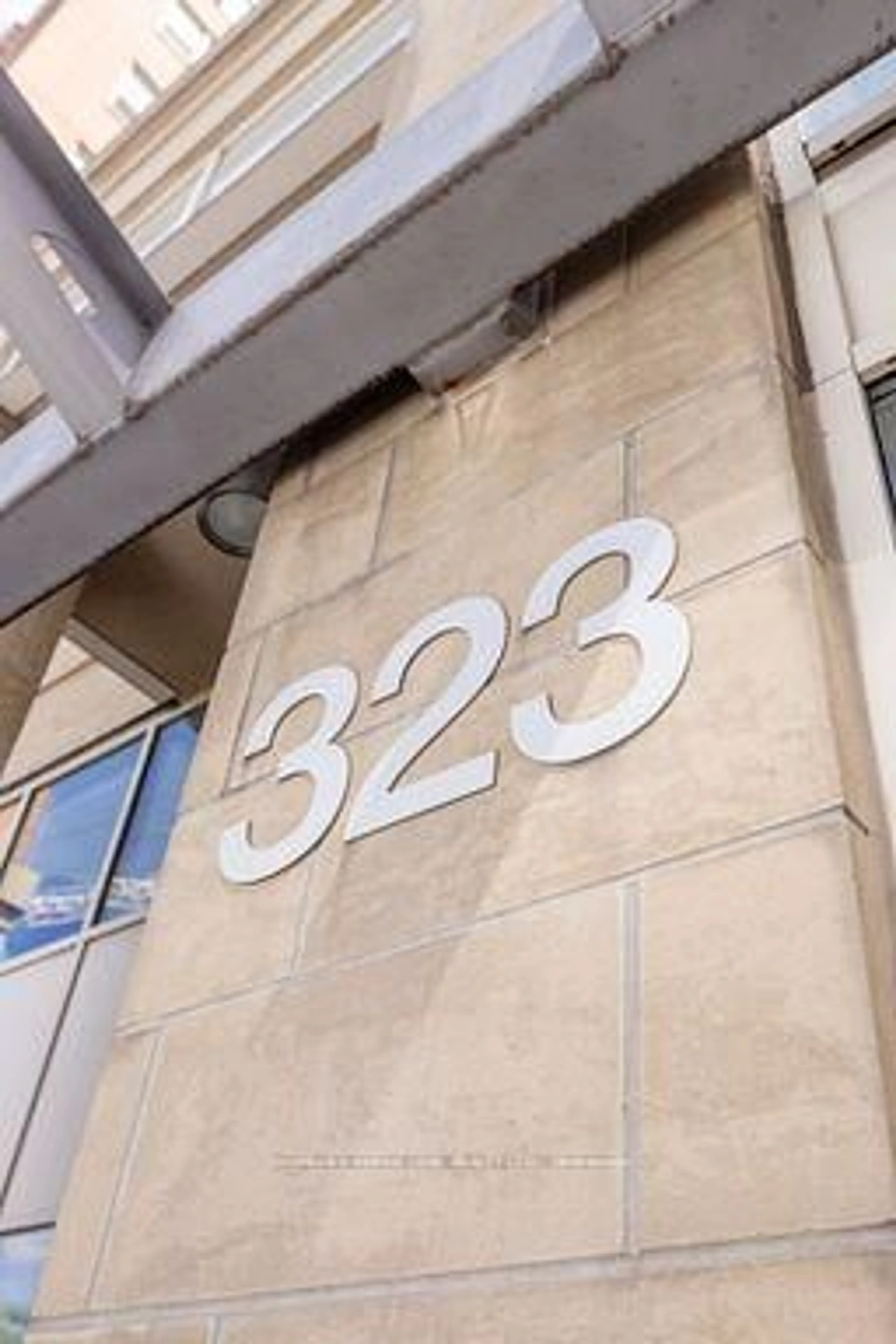 Unknown for 323 Richmond St #407, Toronto Ontario M5A 4R3