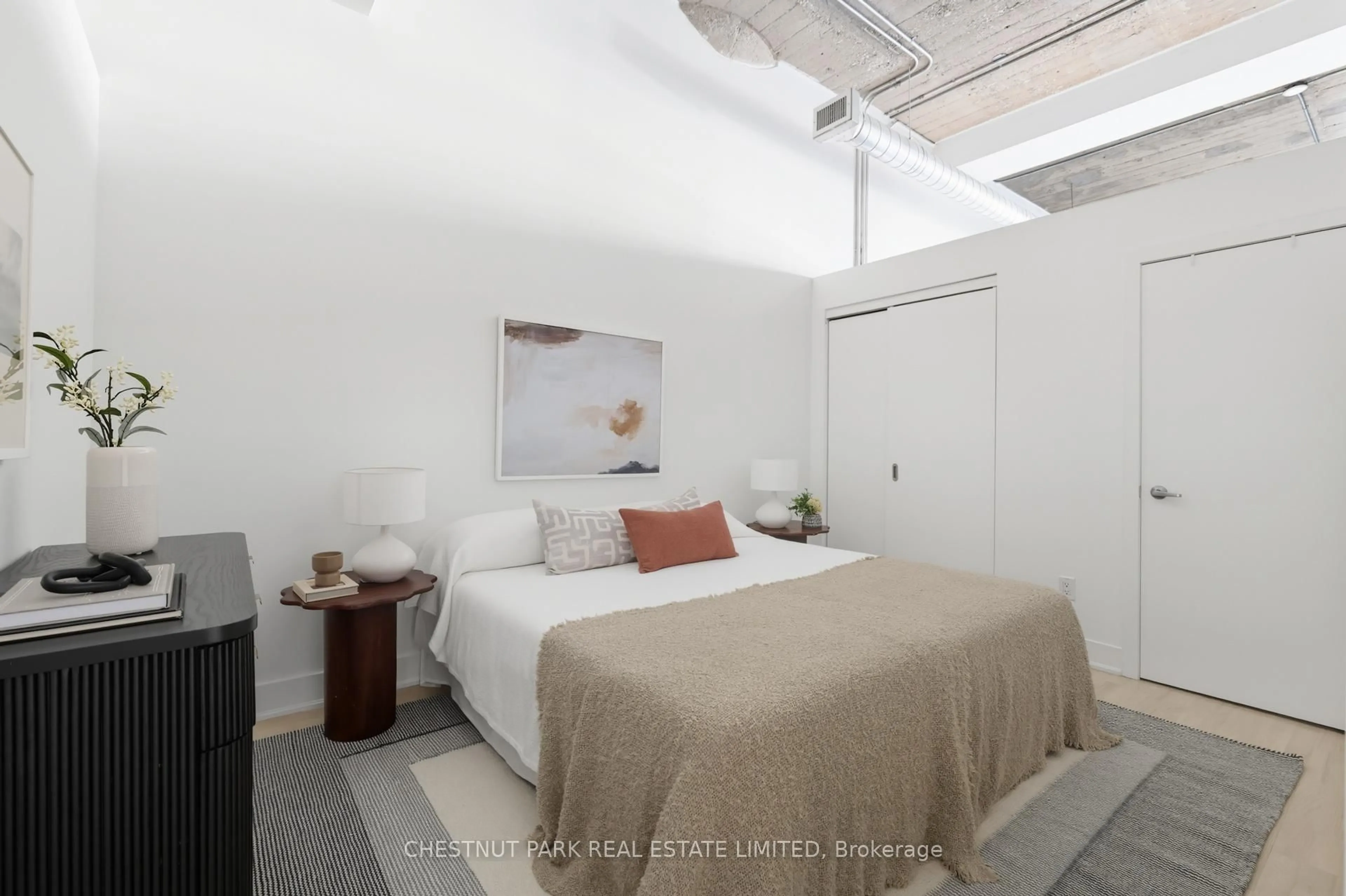Bedroom with bed, unknown for 637 Lakeshore Blvd #215, Toronto Ontario M5V 3J6