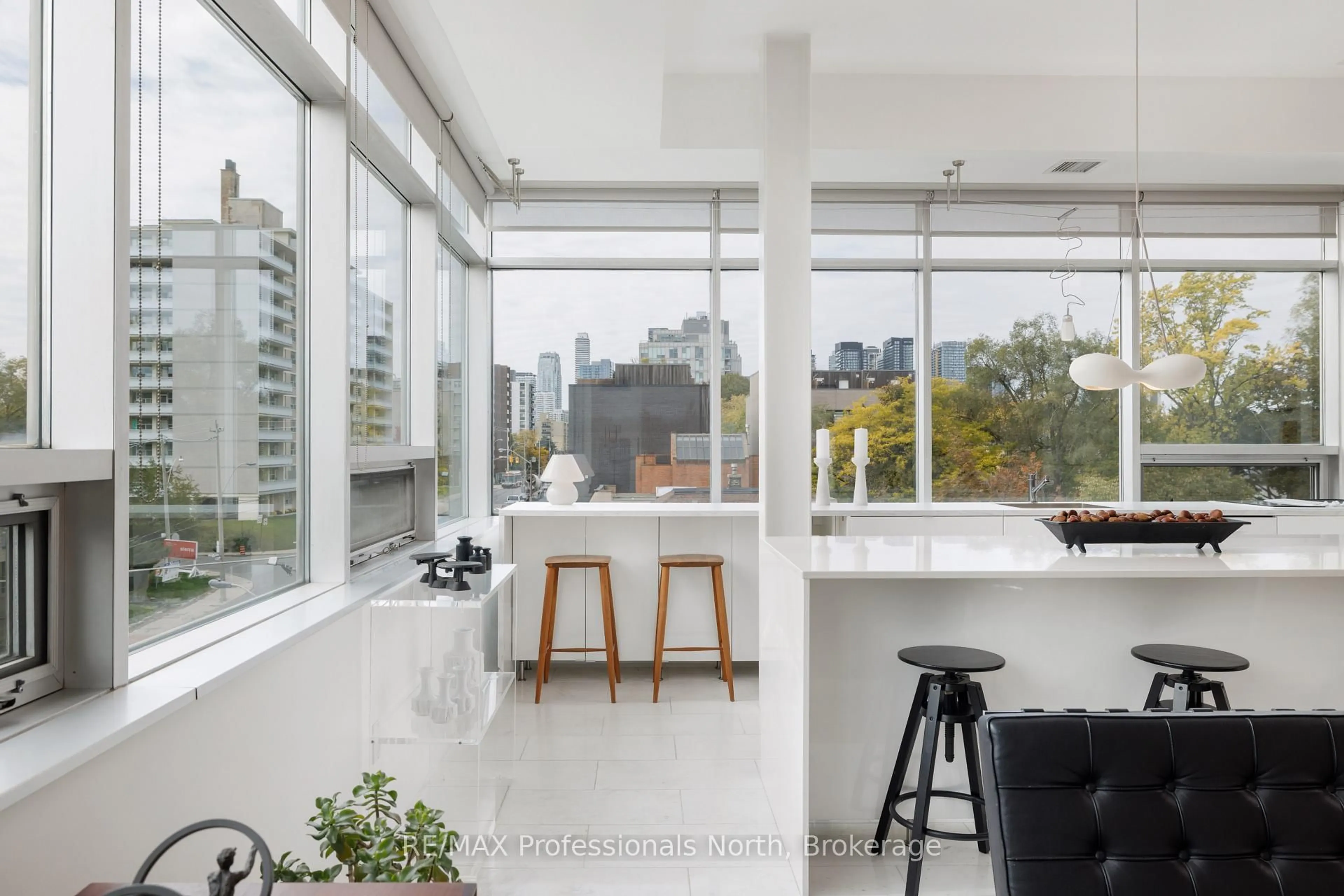 Contemporary kitchen, unknown for 562 Eglinton Ave #404, Toronto Ontario M4P 1P1