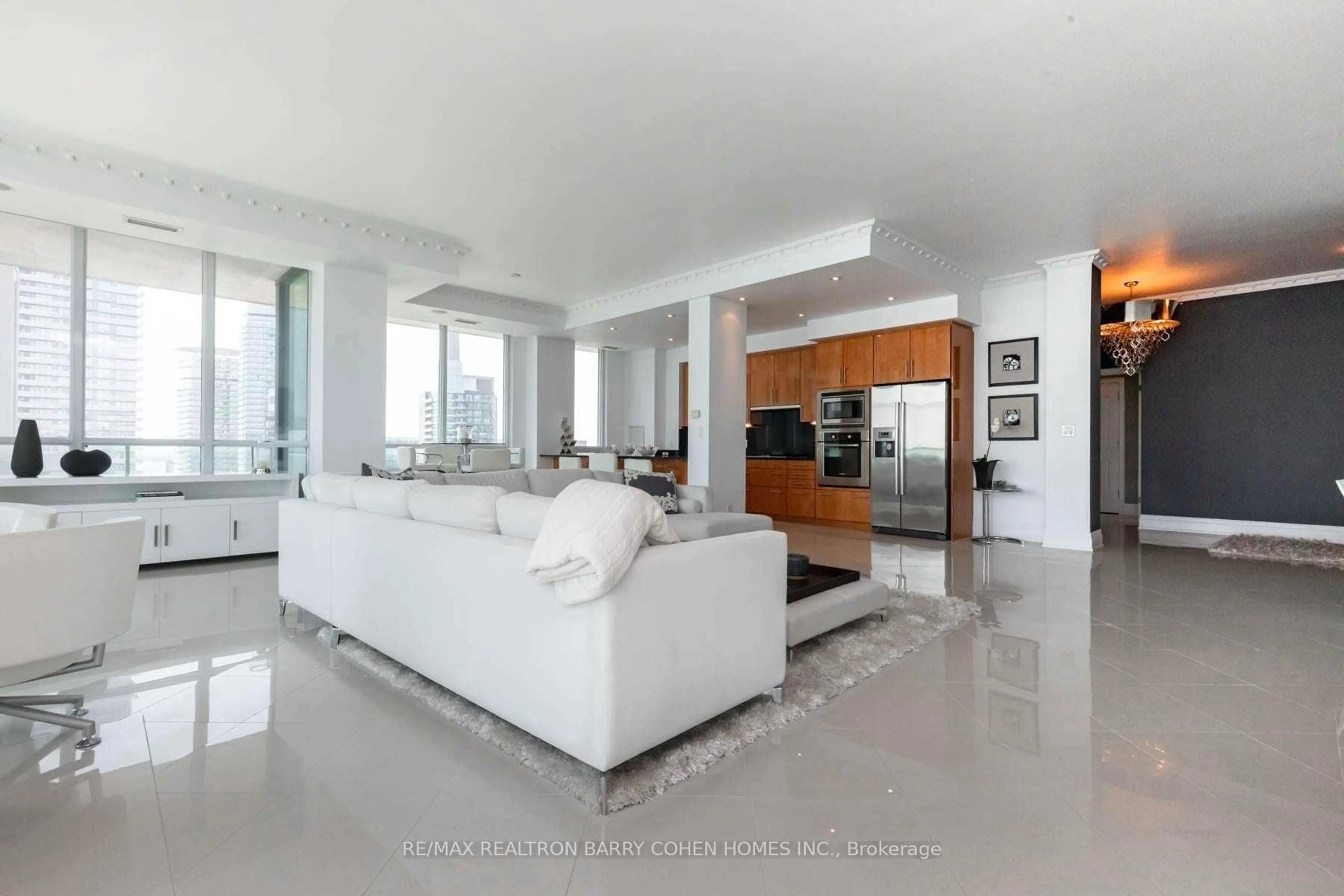 Open concept kitchen, ceramic/tile floor for 16 Harbour St #5101, Toronto Ontario M5J 2Z7