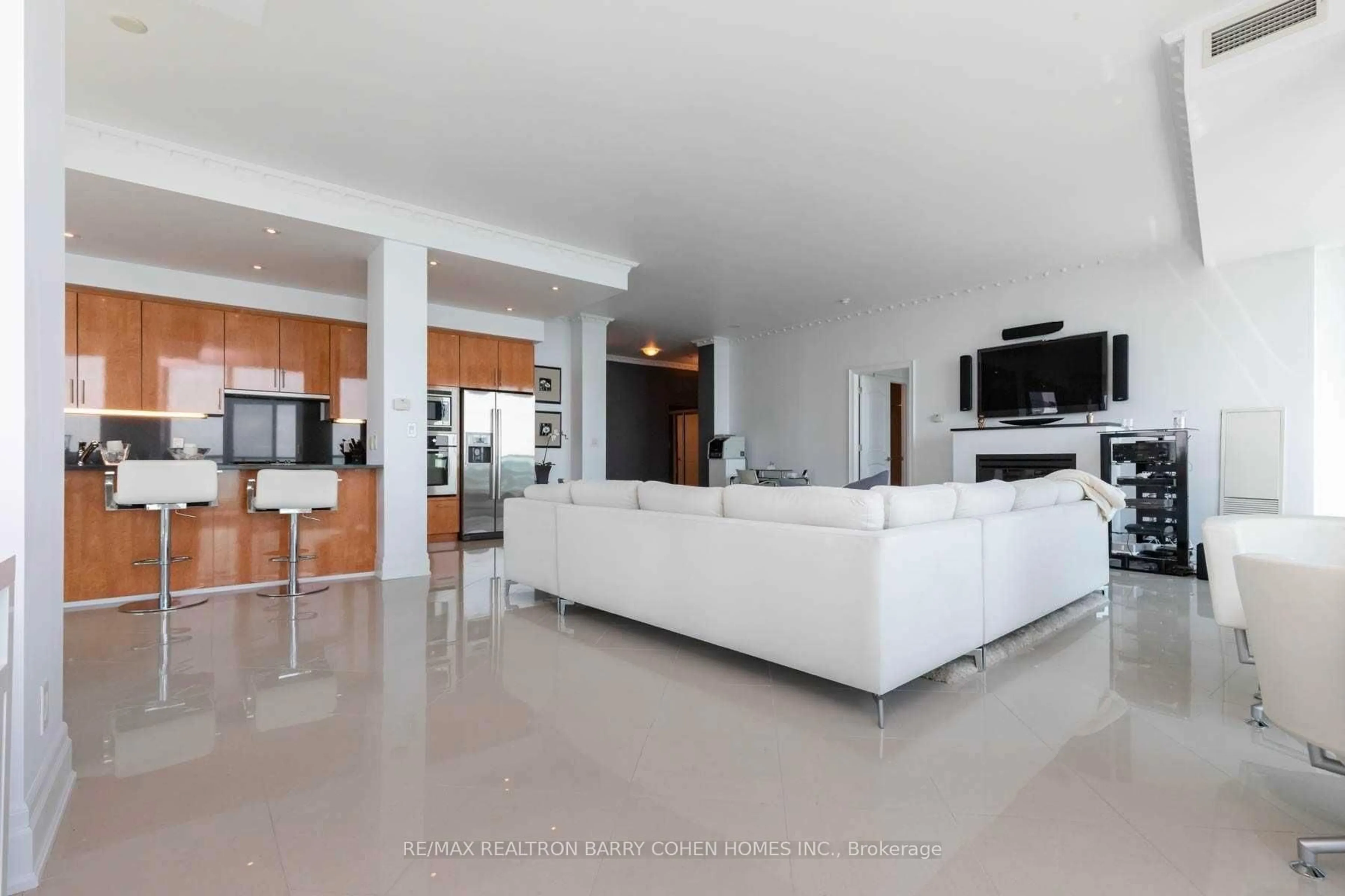 Living room with furniture, unknown for 16 Harbour St #5101, Toronto Ontario M5J 2Z7