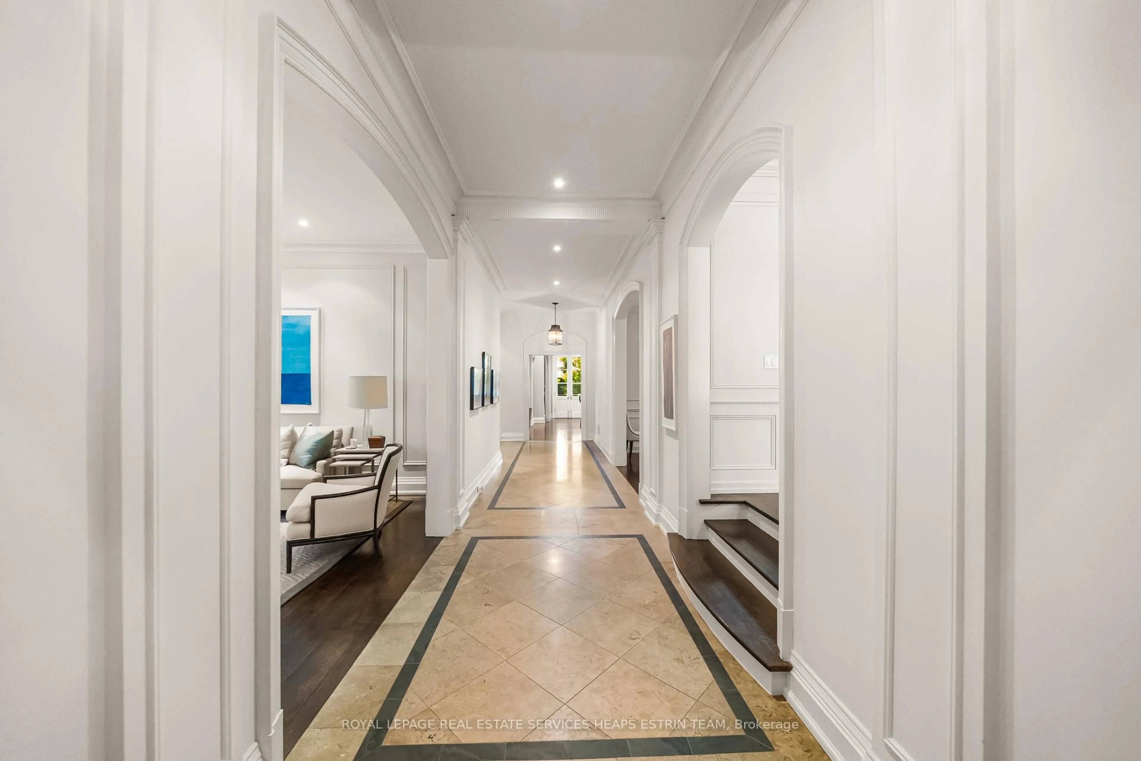 Indoor foyer for 108 Cheltenham Ave, Toronto Ontario M4N 1P9