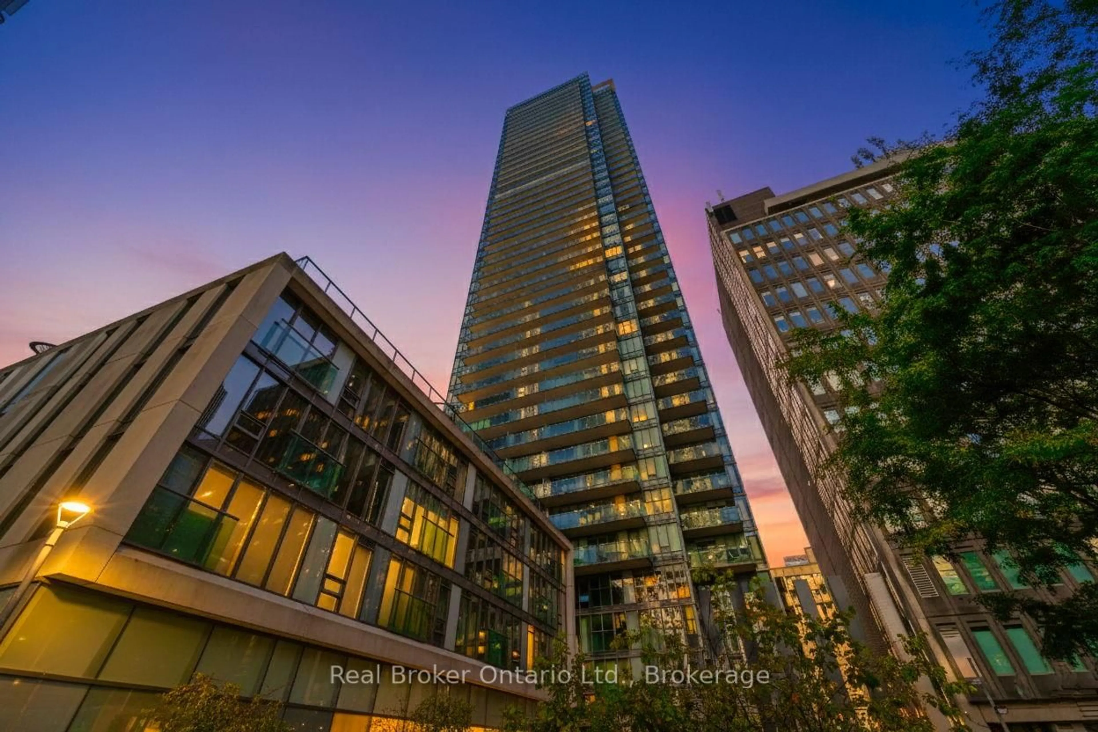 A pic from outside/outdoor area/front of a property/back of a property/a pic from drone, city buildings view from balcony for 33 LOMBARD St #2902, Toronto Ontario M5C 3H8