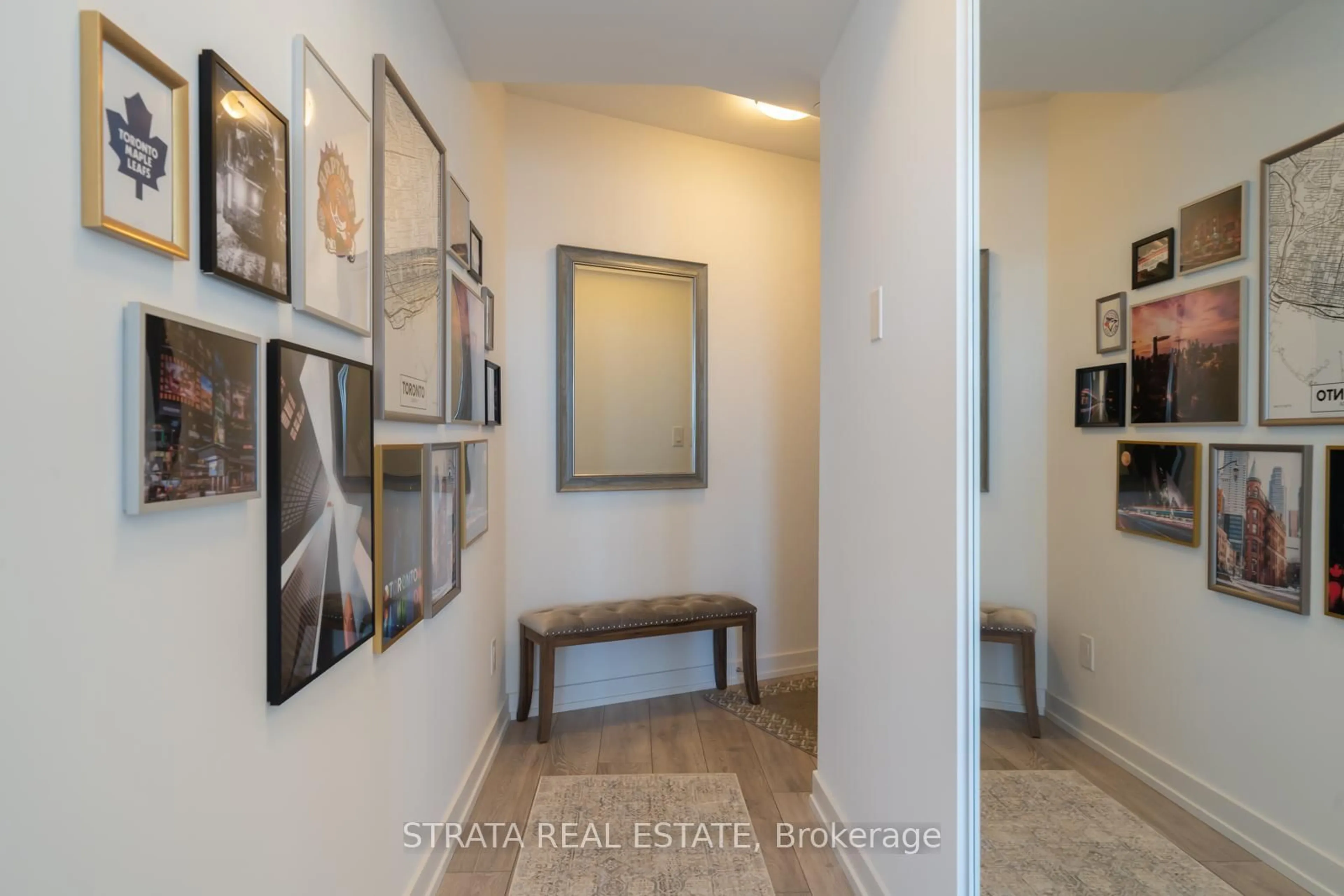 Indoor entryway for 159 Wellesley St #2903, Toronto Ontario M4Y 0H5