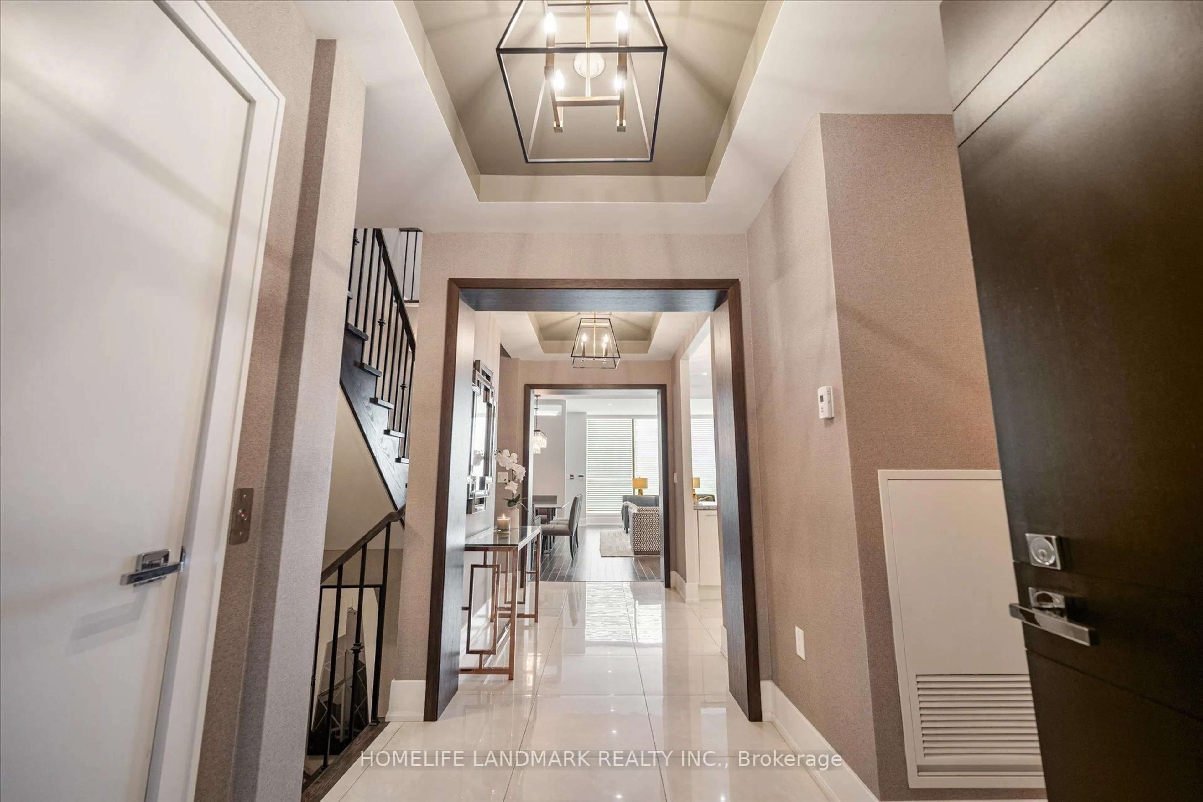 Indoor foyer for 29 Queens Quay #102, Toronto Ontario M5E 0A4