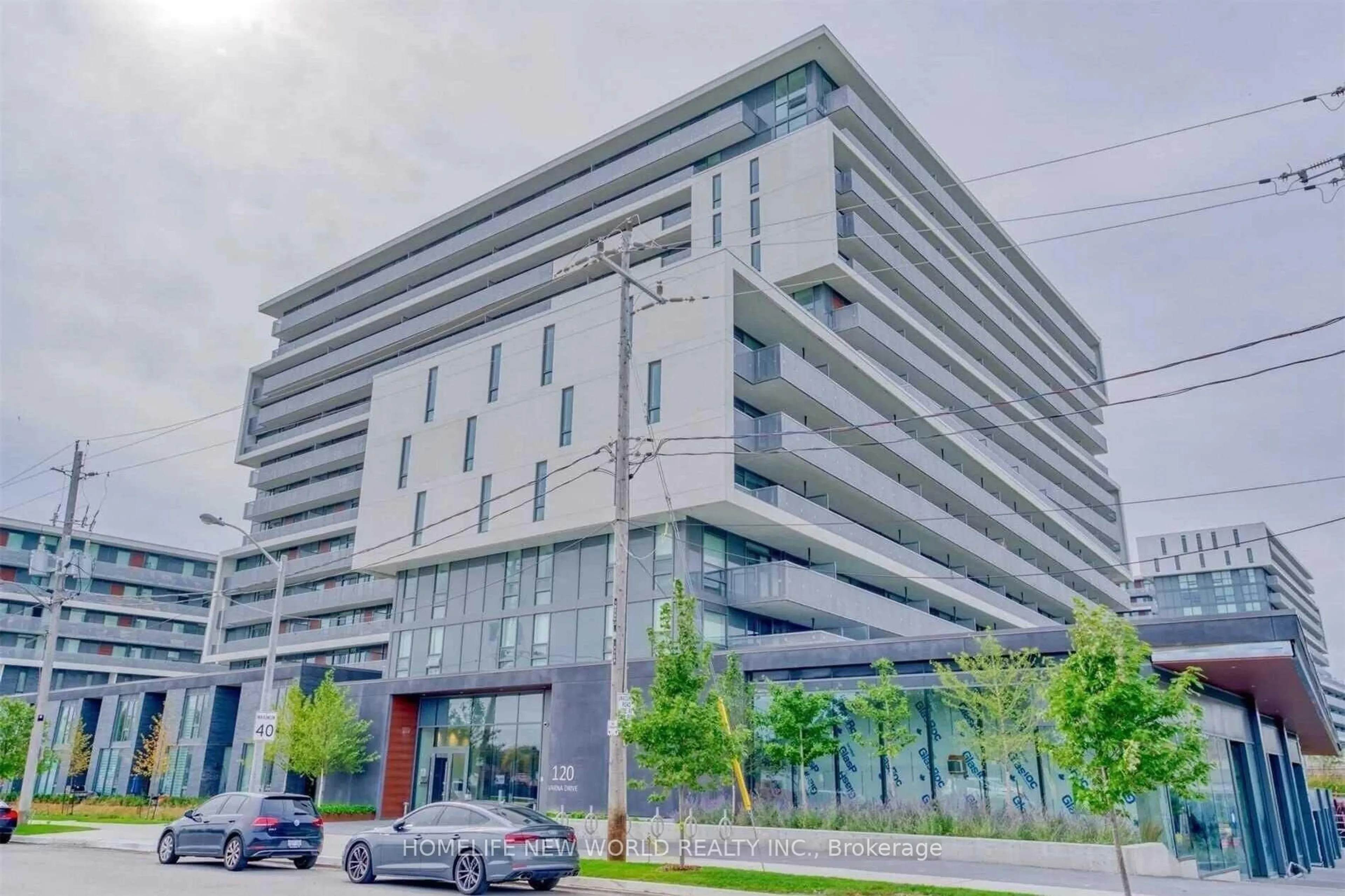 Indoor foyer for 120 Varna Dr #524, Toronto Ontario M6A 0B3