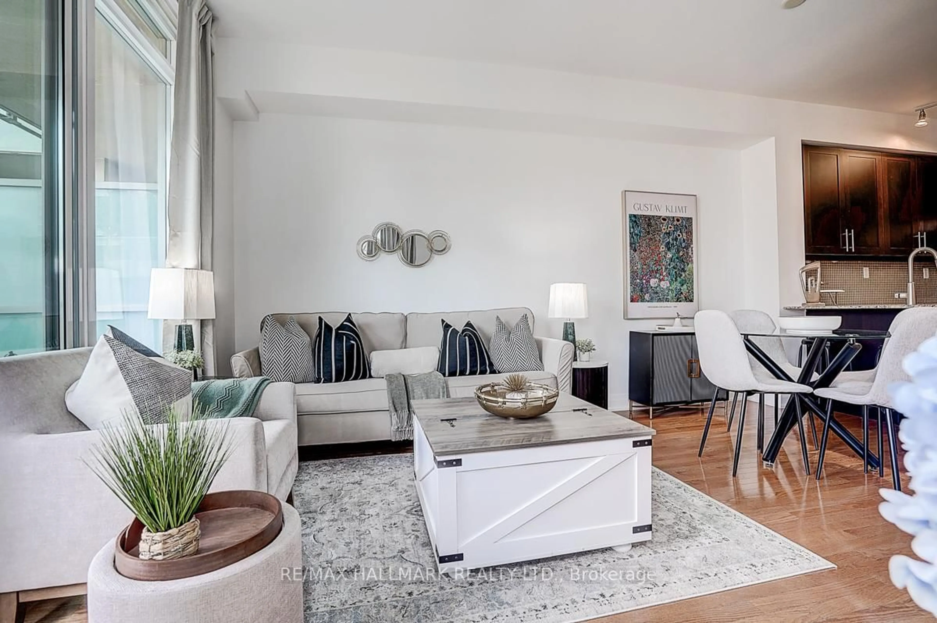 Living room with furniture, unknown for 1 Bedford Rd #819, Toronto Ontario M5R 2B5