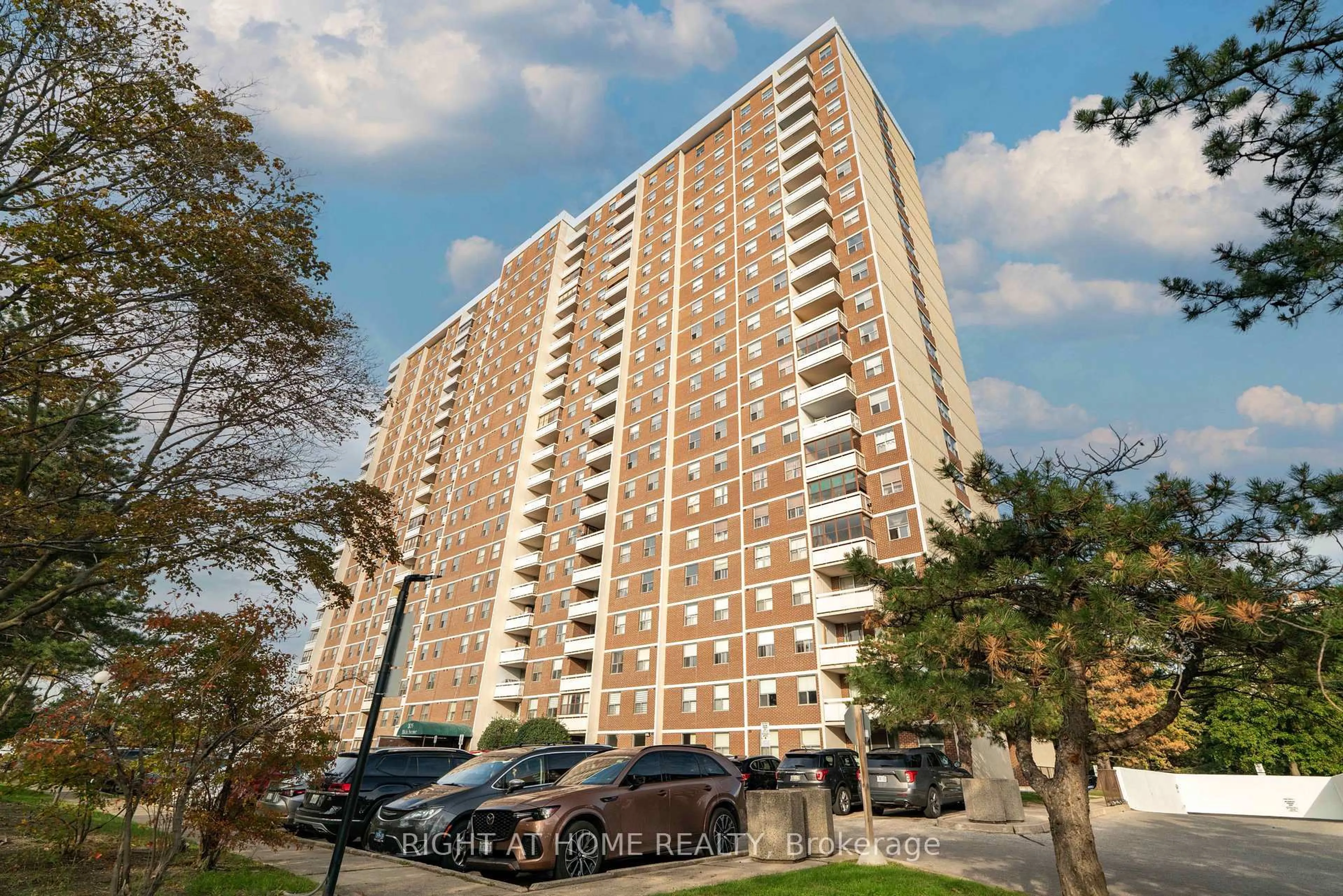 A pic from outside/outdoor area/front of a property/back of a property/a pic from drone, building for 205 Hilda Ave #1506, Toronto Ontario M2M 4B1