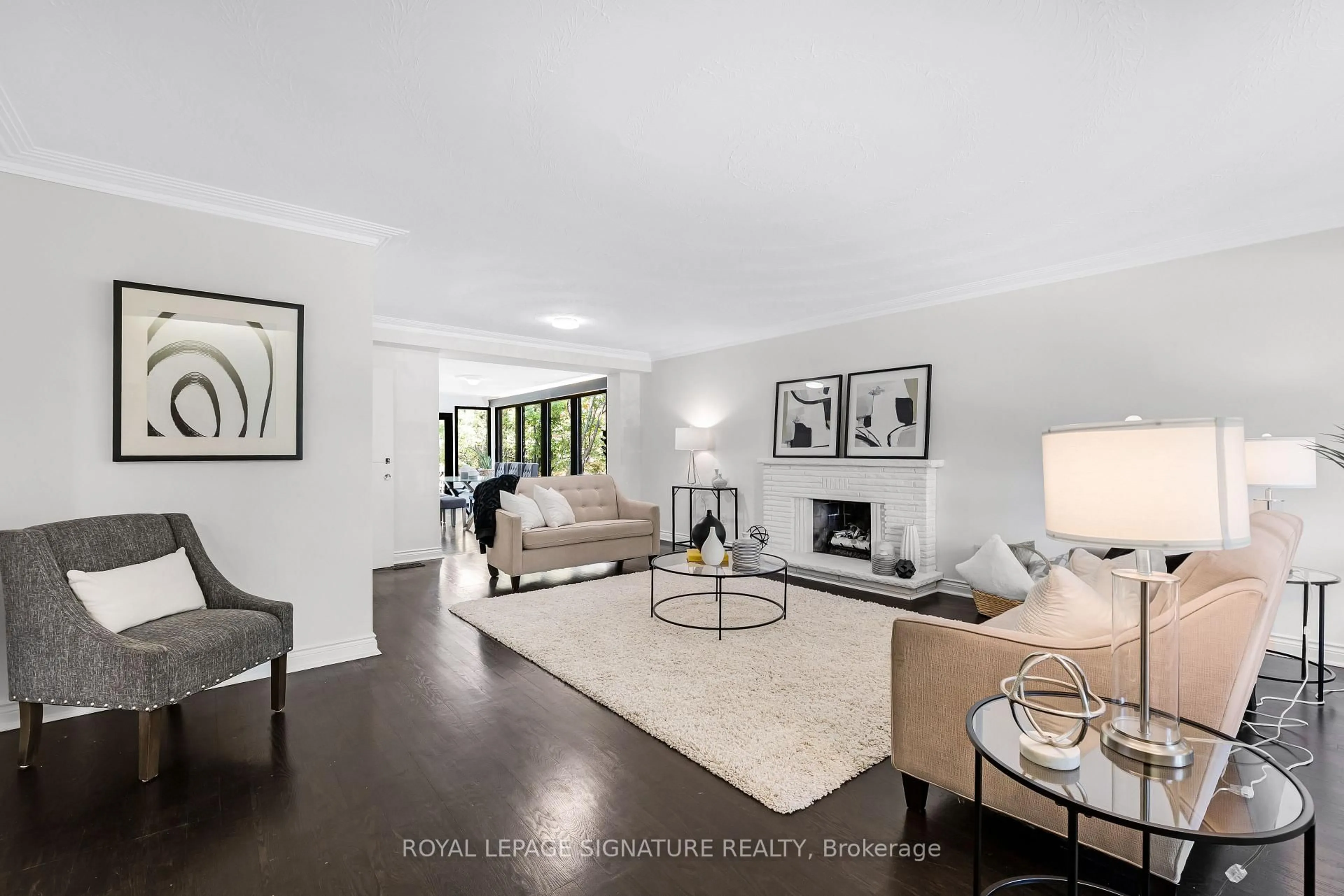 Living room with furniture, unknown for 24 Ealing Dr, Toronto Ontario M2L 2R5