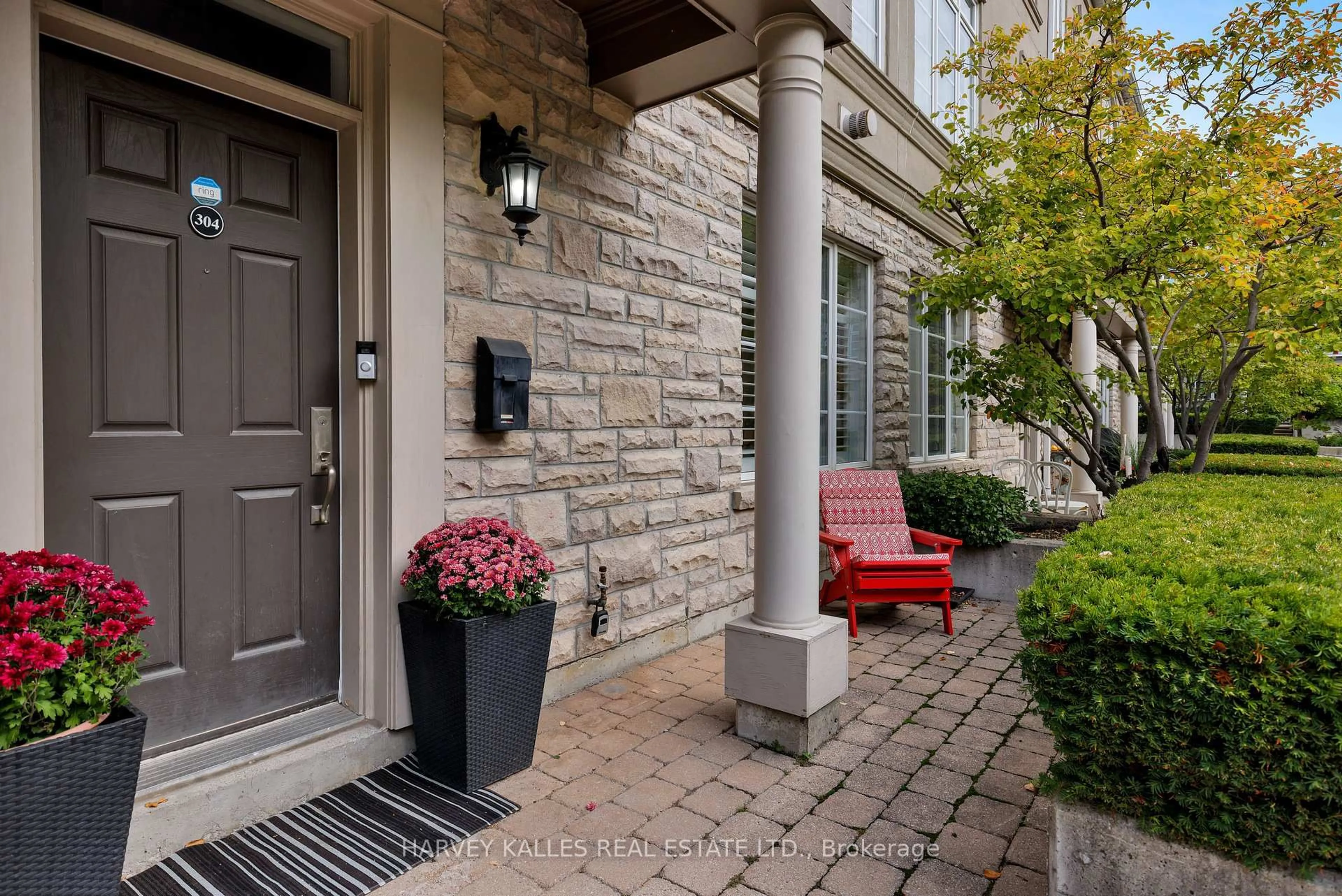 Unknown for 51 York Mills Rd #304, Toronto Ontario M2P 1B6
