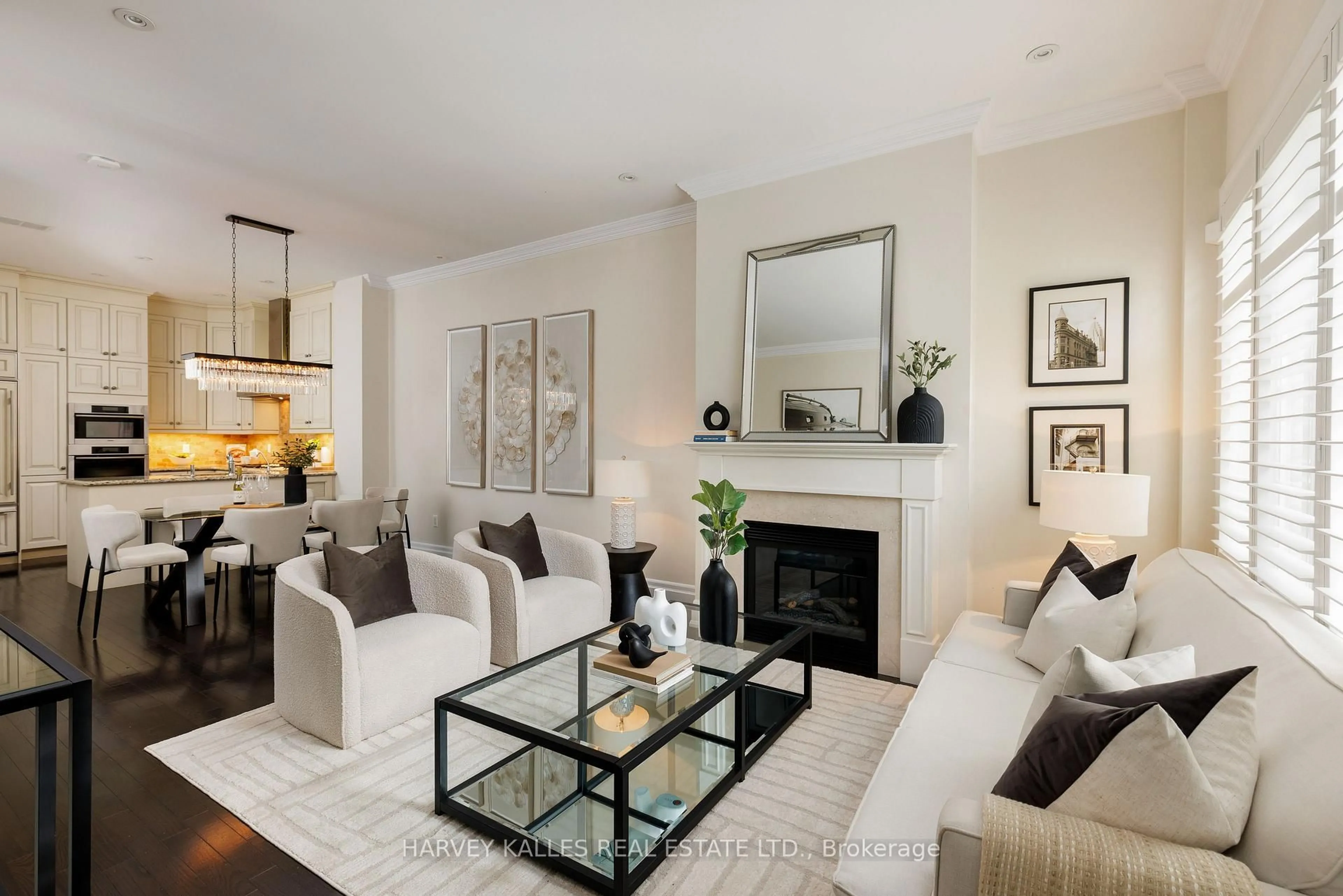 Living room with furniture, unknown for 51 York Mills Rd #304, Toronto Ontario M2P 1B6