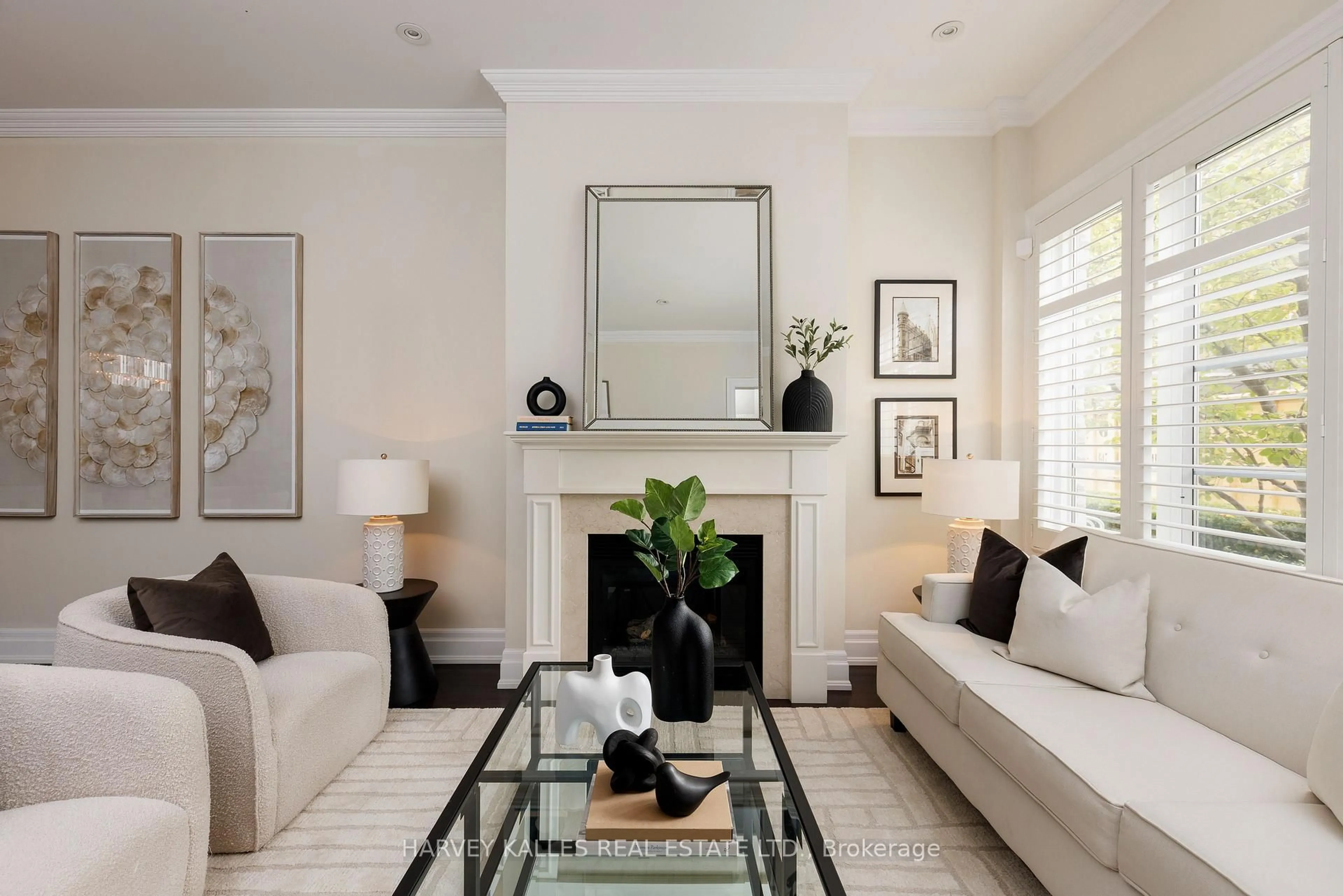 Living room with furniture, unknown for 51 York Mills Rd #304, Toronto Ontario M2P 1B6