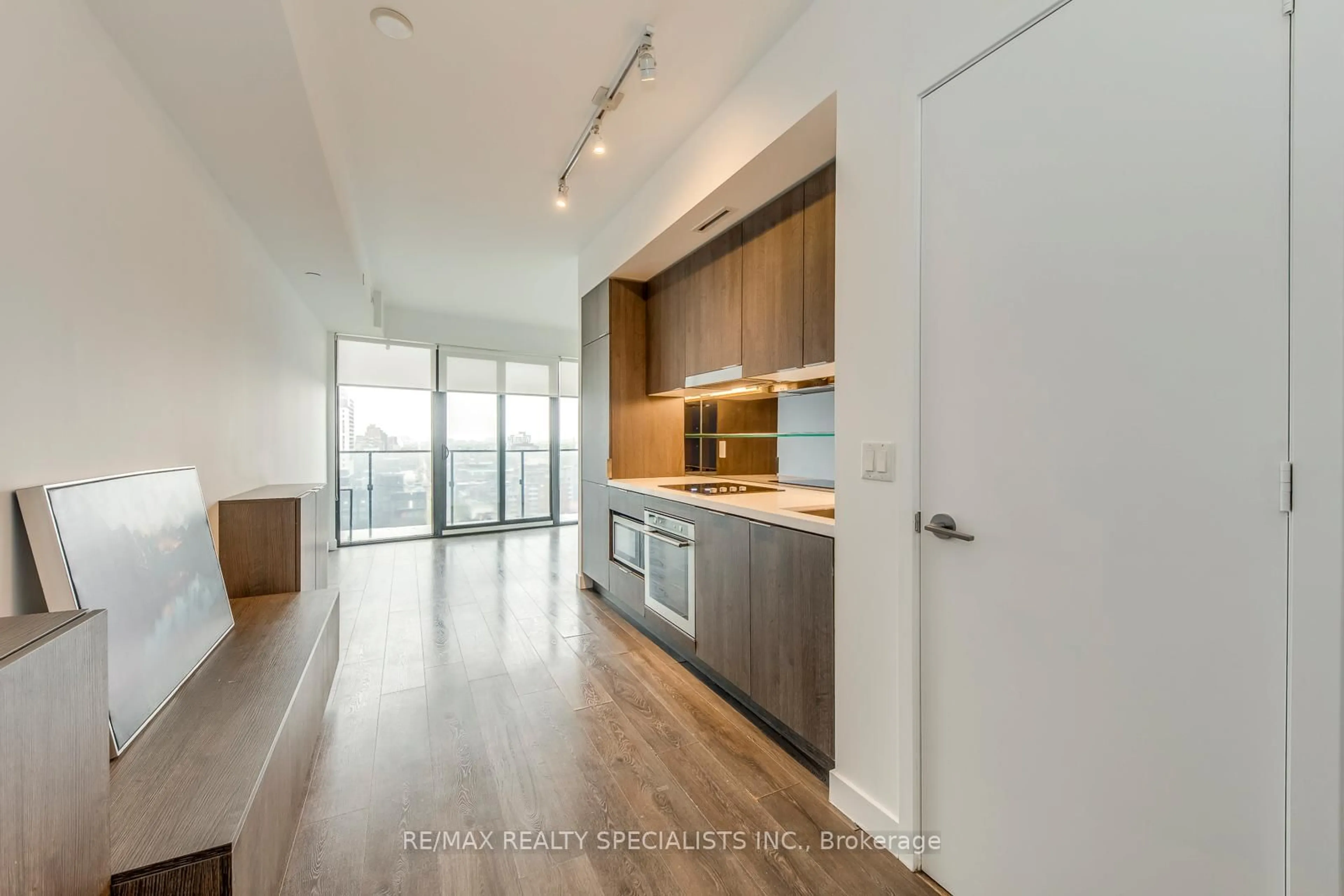 Open concept kitchen, unknown for 215 Queen St #1405, Toronto Ontario M5V 0P5