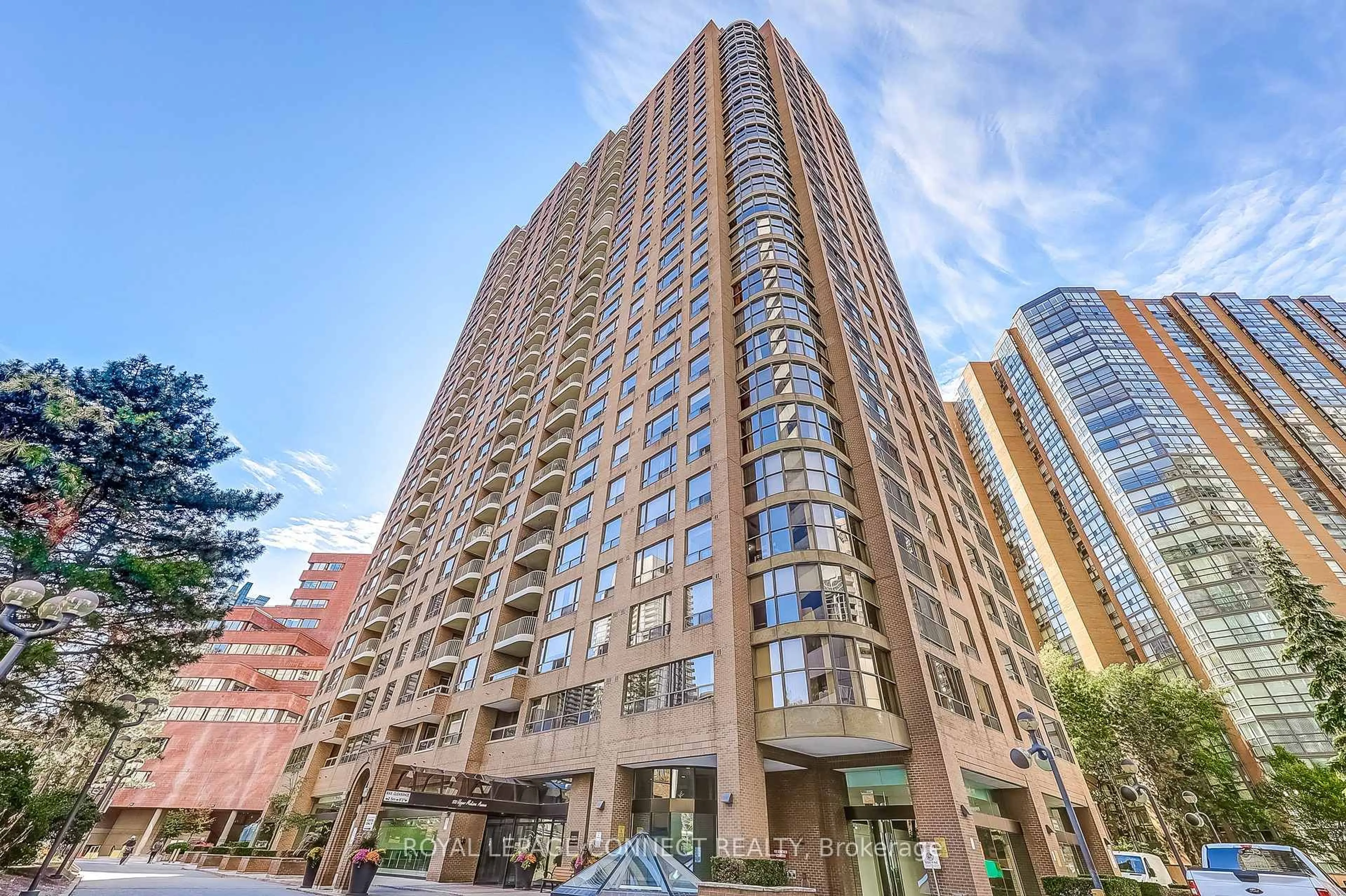 Patio, unknown for 100 Upper Madison Ave #306, Toronto Ontario M2N 6M4