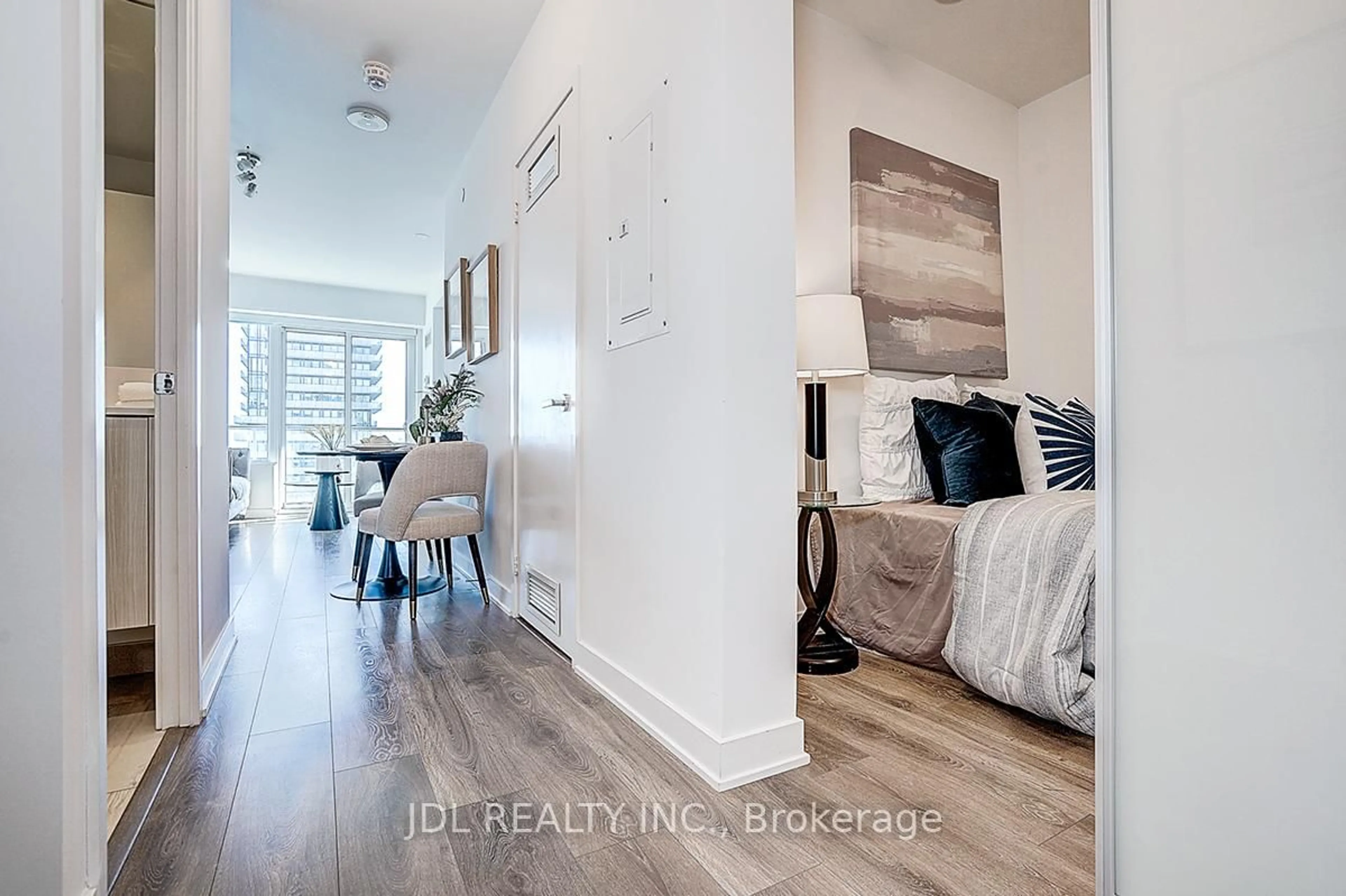 Indoor entryway for 195 Redpath Ave #3109, Toronto Ontario M4P 0E4