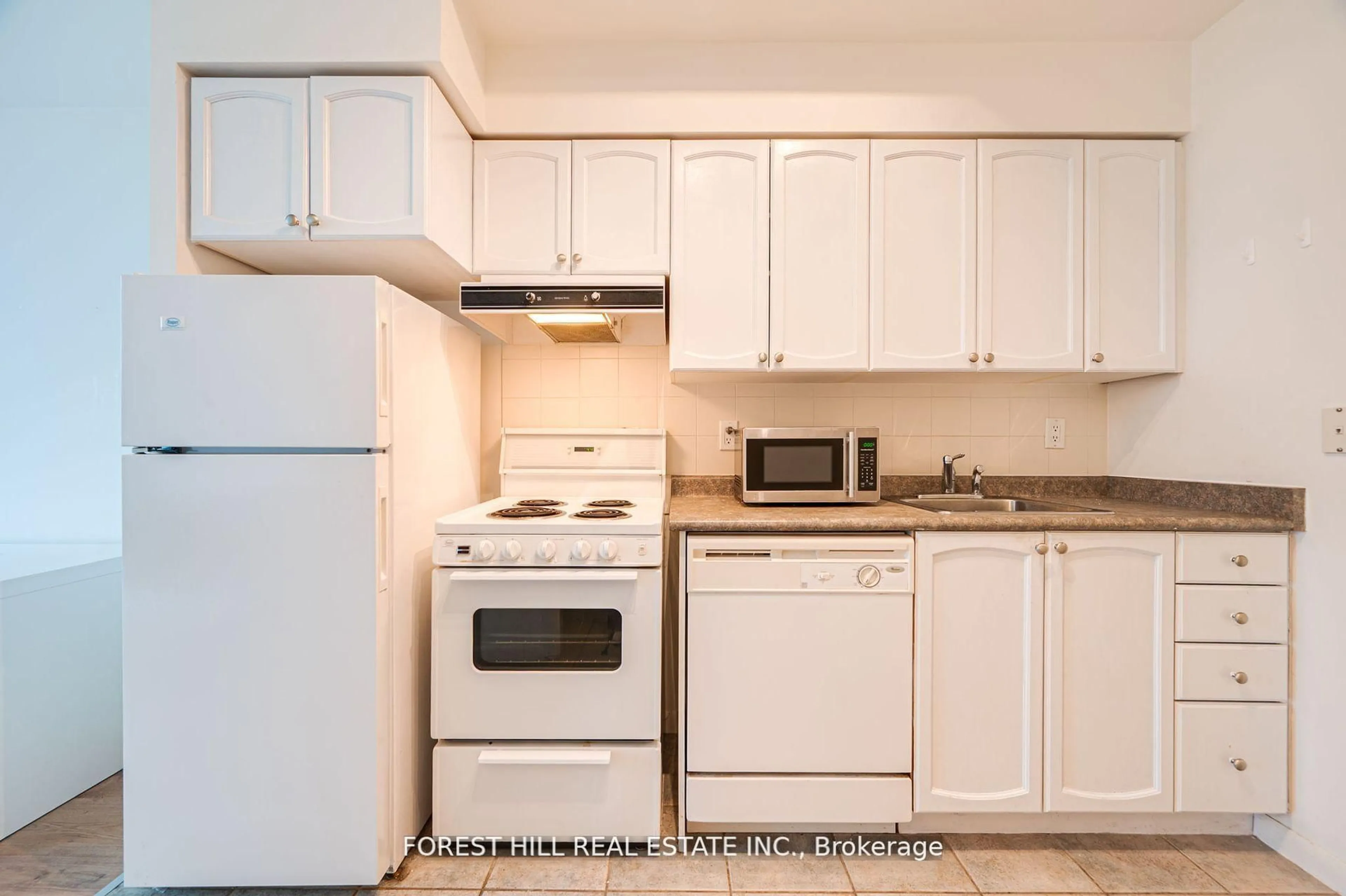Standard kitchen, unknown for 219 Fort York Blvd #2107, Toronto Ontario M5V 1B1