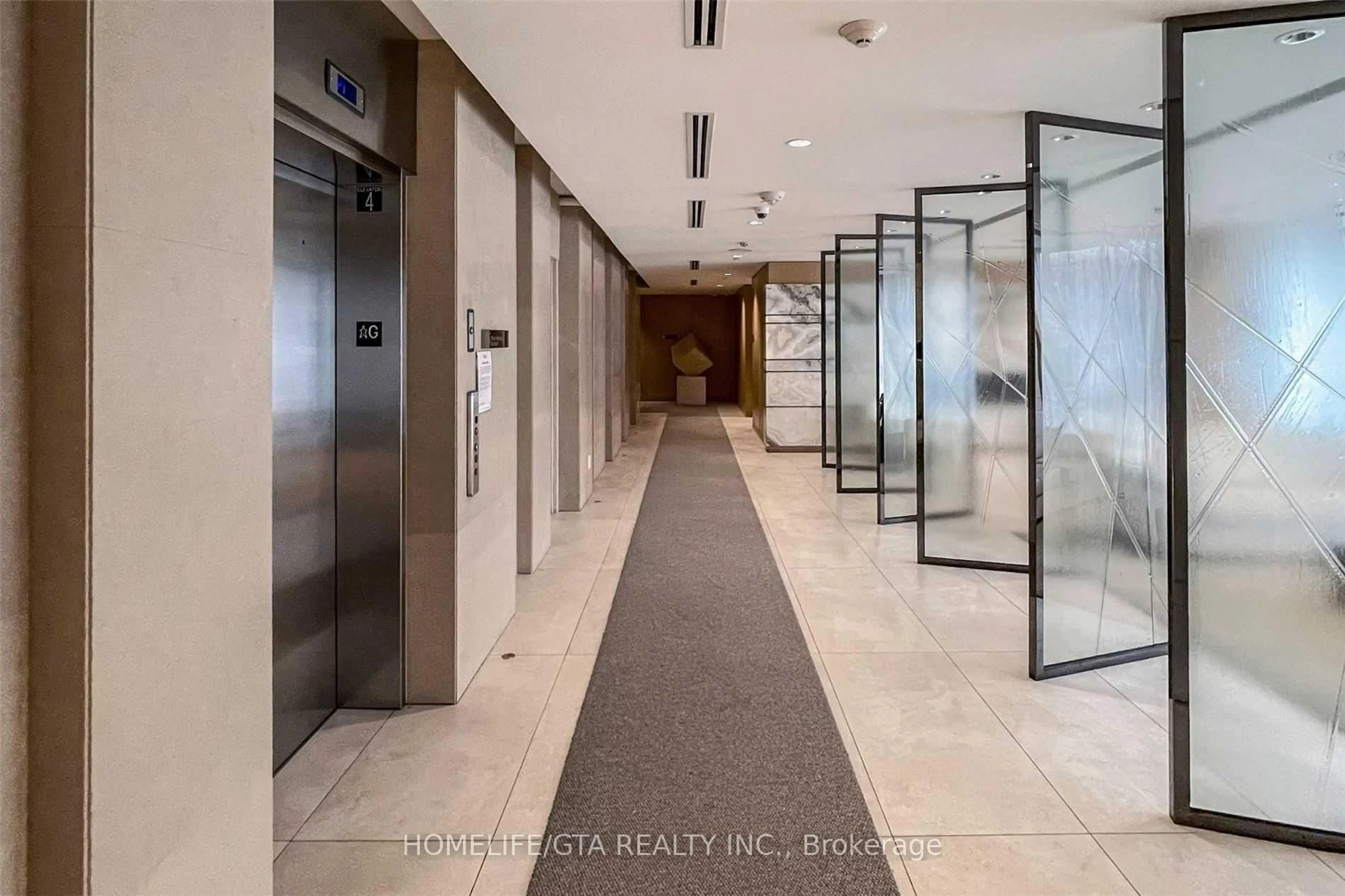 Indoor foyer for 120 Harrison Garden Blvd #510, Toronto Ontario M2N 0H1