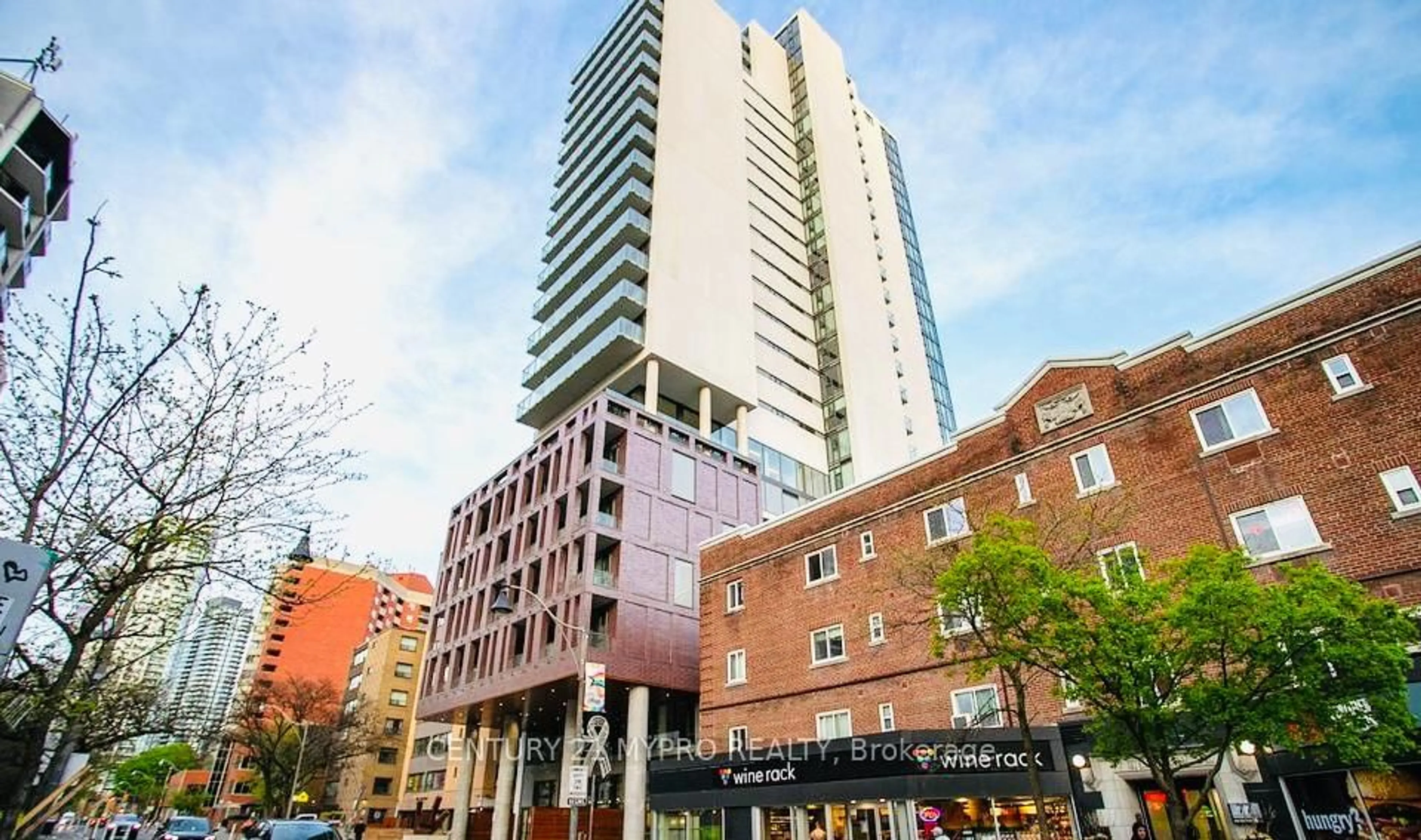 Patio, building for 81 Wellesley St #1906, Toronto Ontario M4Y 0C5