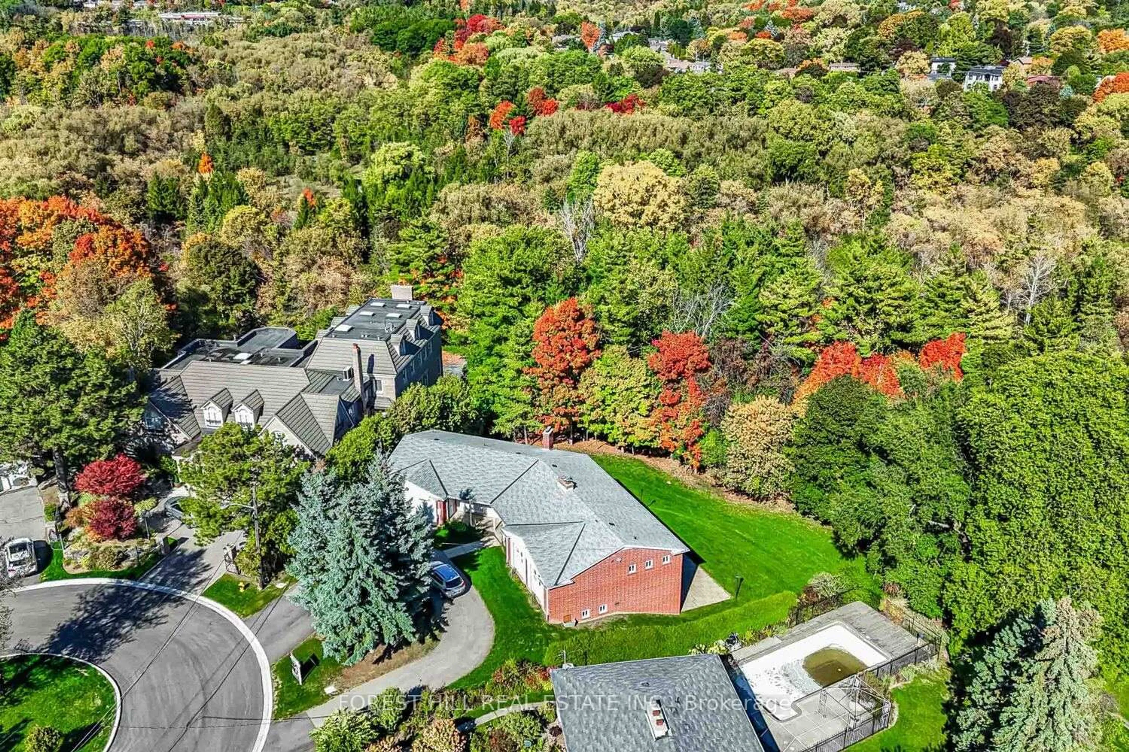 A pic from outside/outdoor area/front of a property/back of a property/a pic from drone, unknown for 10 Courtwood Pl, Toronto Ontario M2K 1Z9