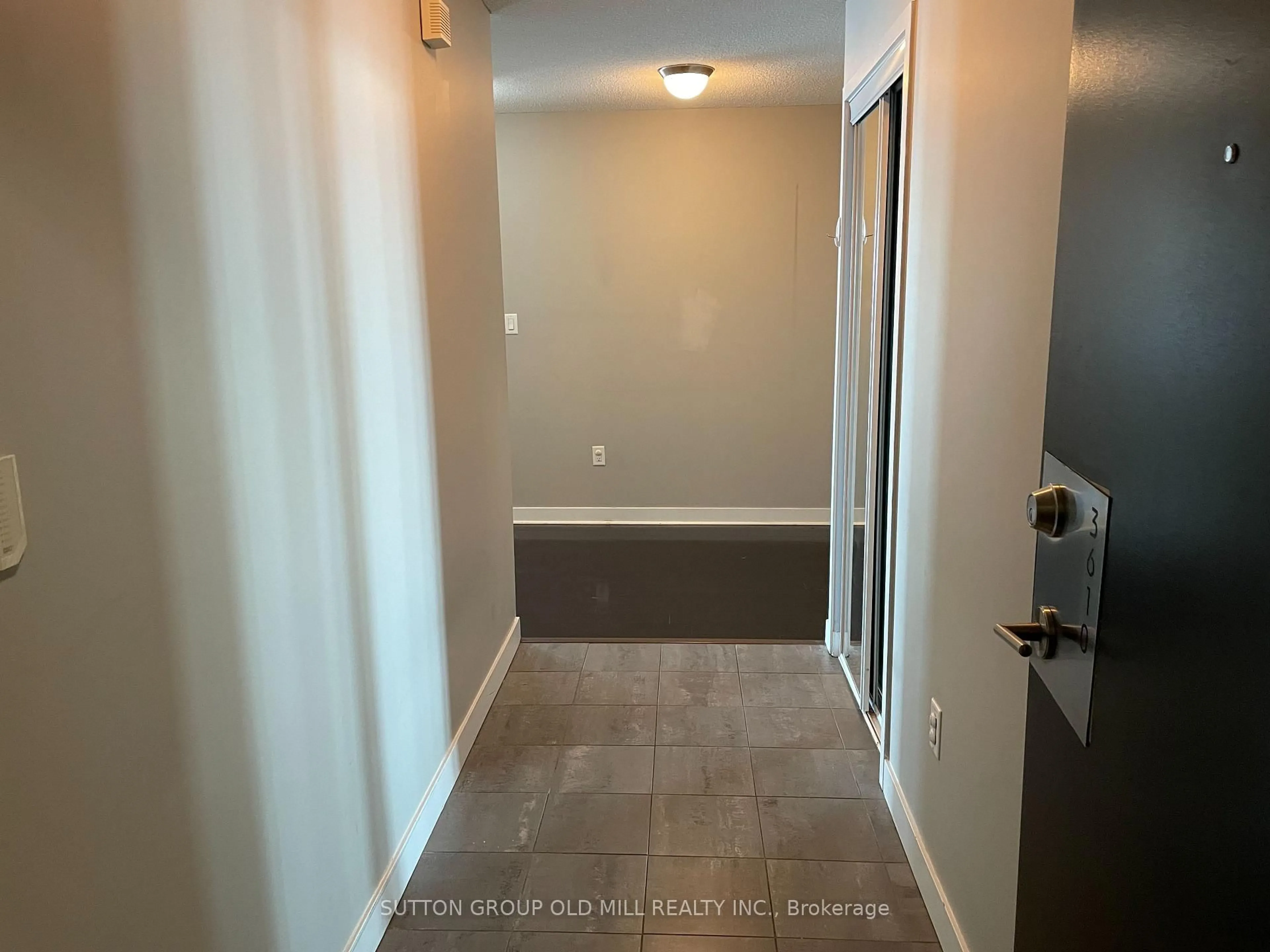 Indoor entryway for 11 Brunel Crt #3610, Toronto Ontario M5V 3Y3