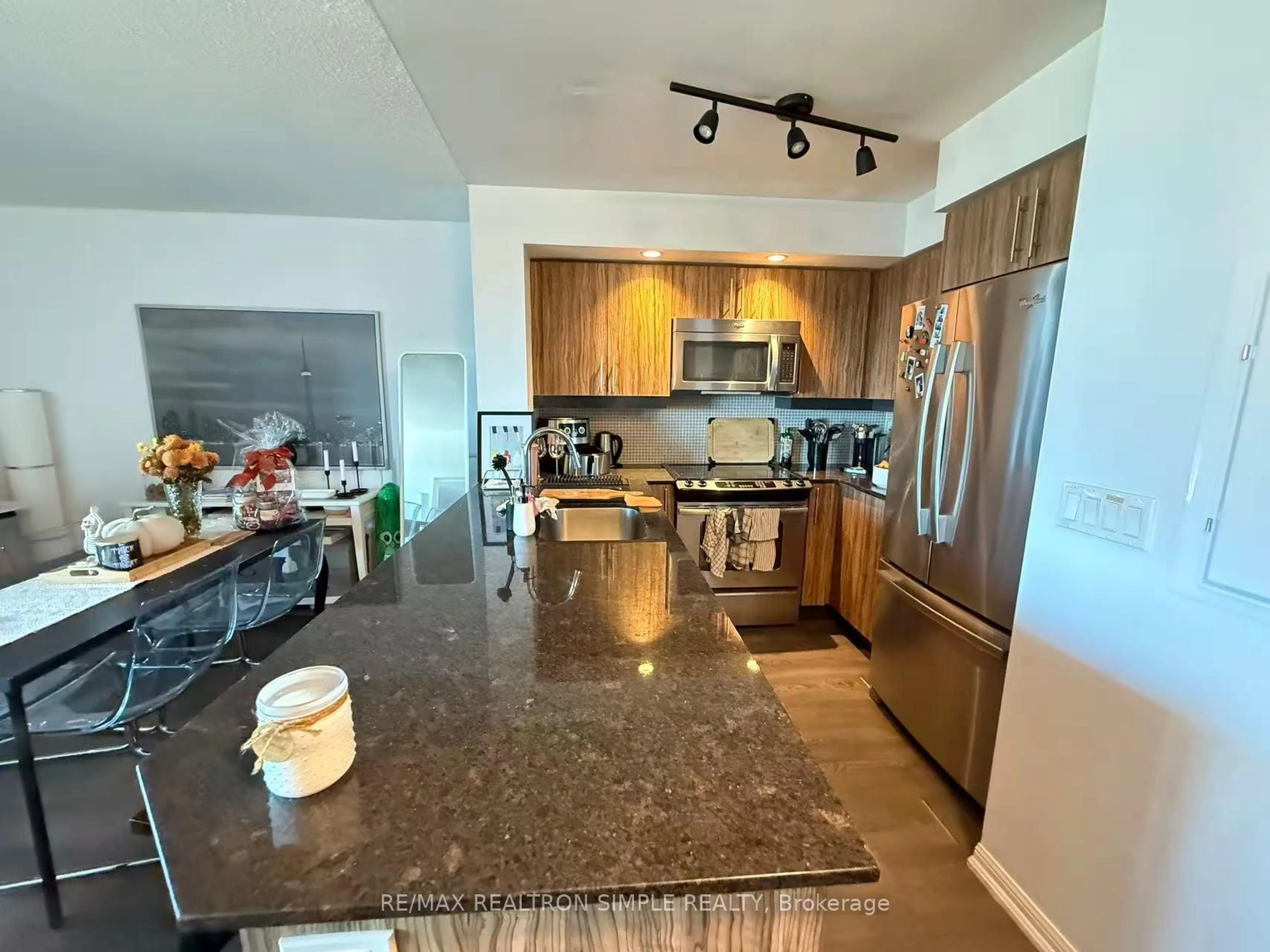 Open concept kitchen, ceramic/tile floor for 85 East Liberty St #921, Toronto Ontario M6K 3R4