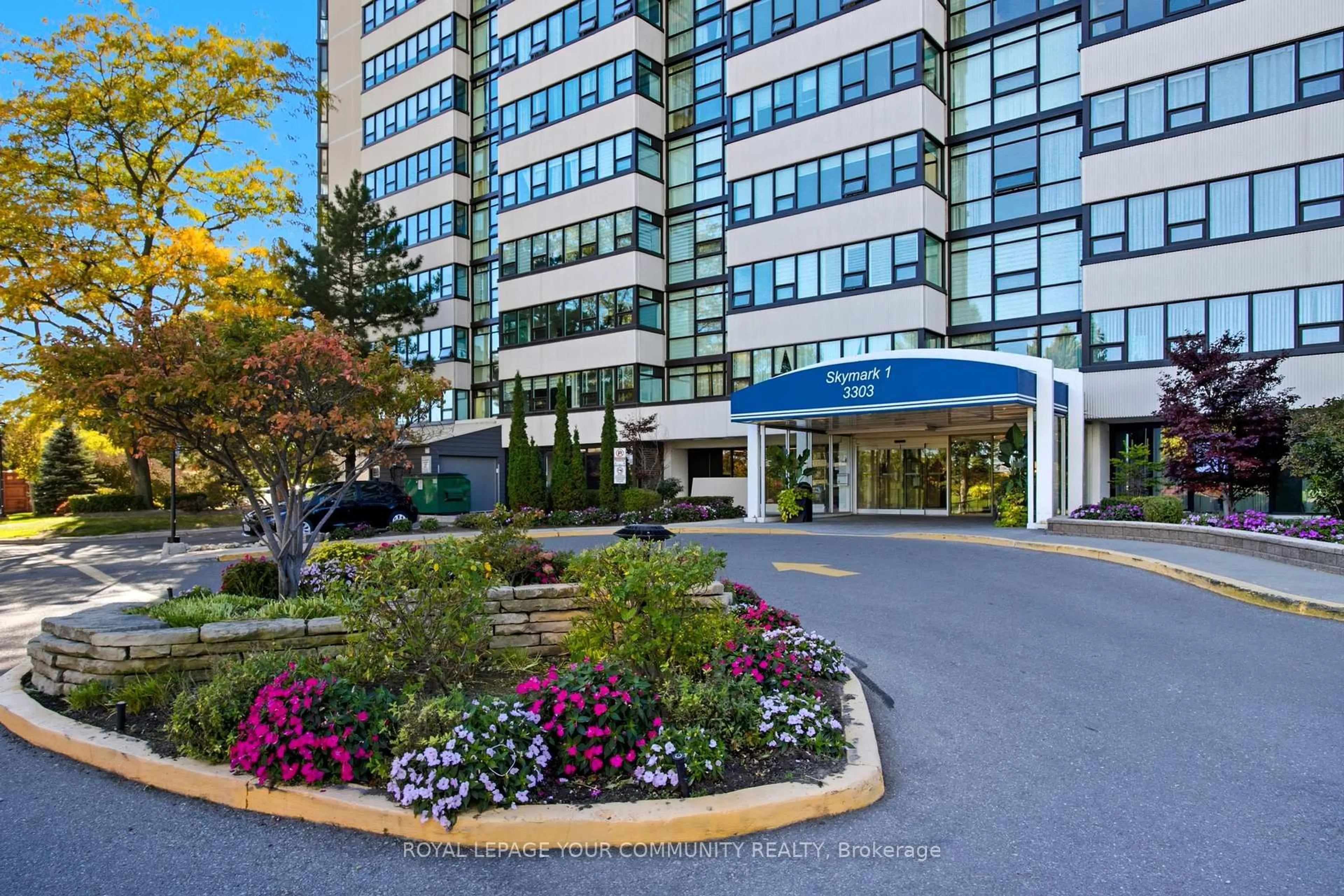 Indoor foyer for 3303 Don Mills Rd #3002, Toronto Ontario M2J 4T6
