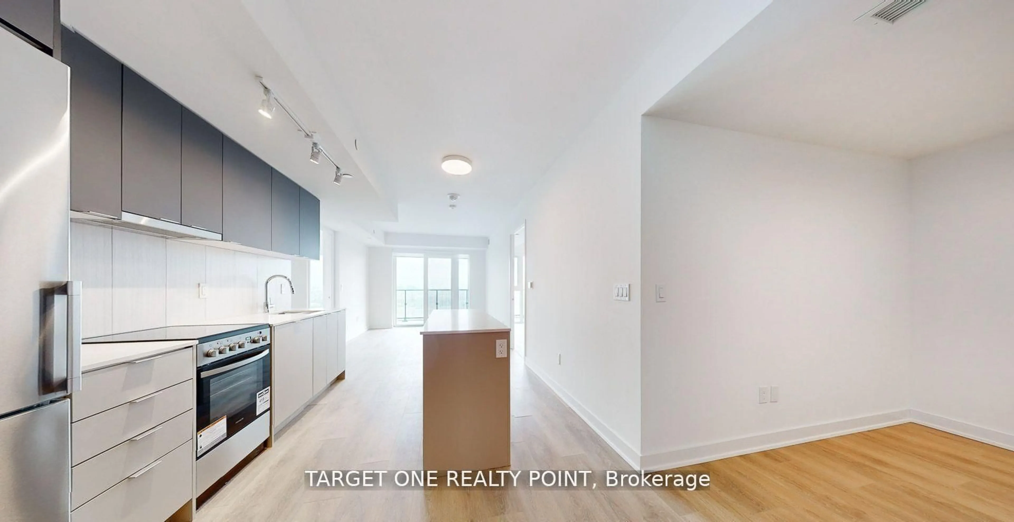 Unknown for 8 Tippett Rd #1006, Toronto Ontario M3H 0E7