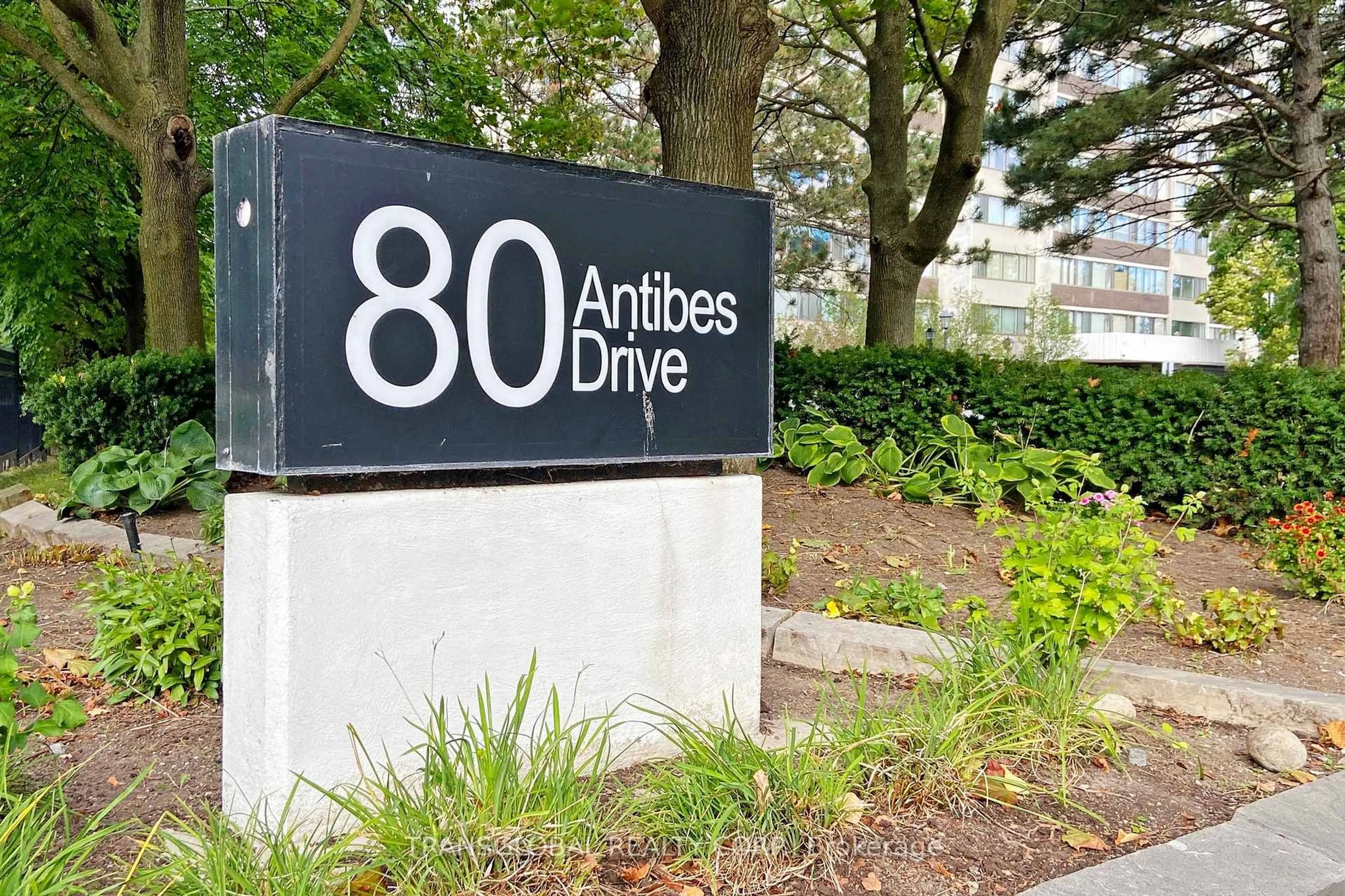 Lobby for 80 Antibes Dr #2801, Toronto Ontario M2R 3N5