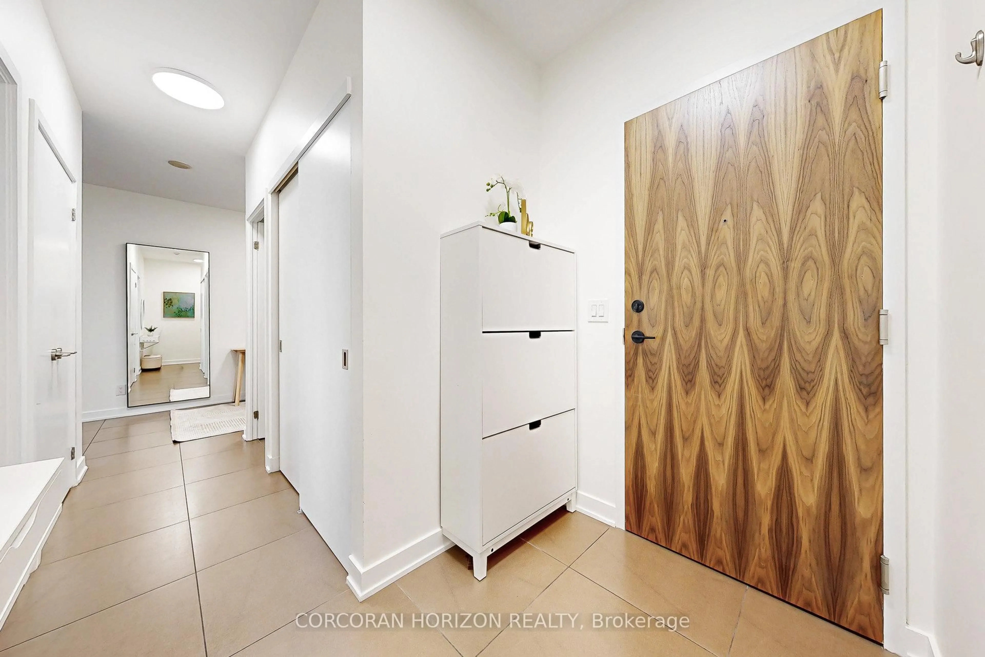 Indoor foyer for 1 Market St #1910, Toronto Ontario M5E 0A2