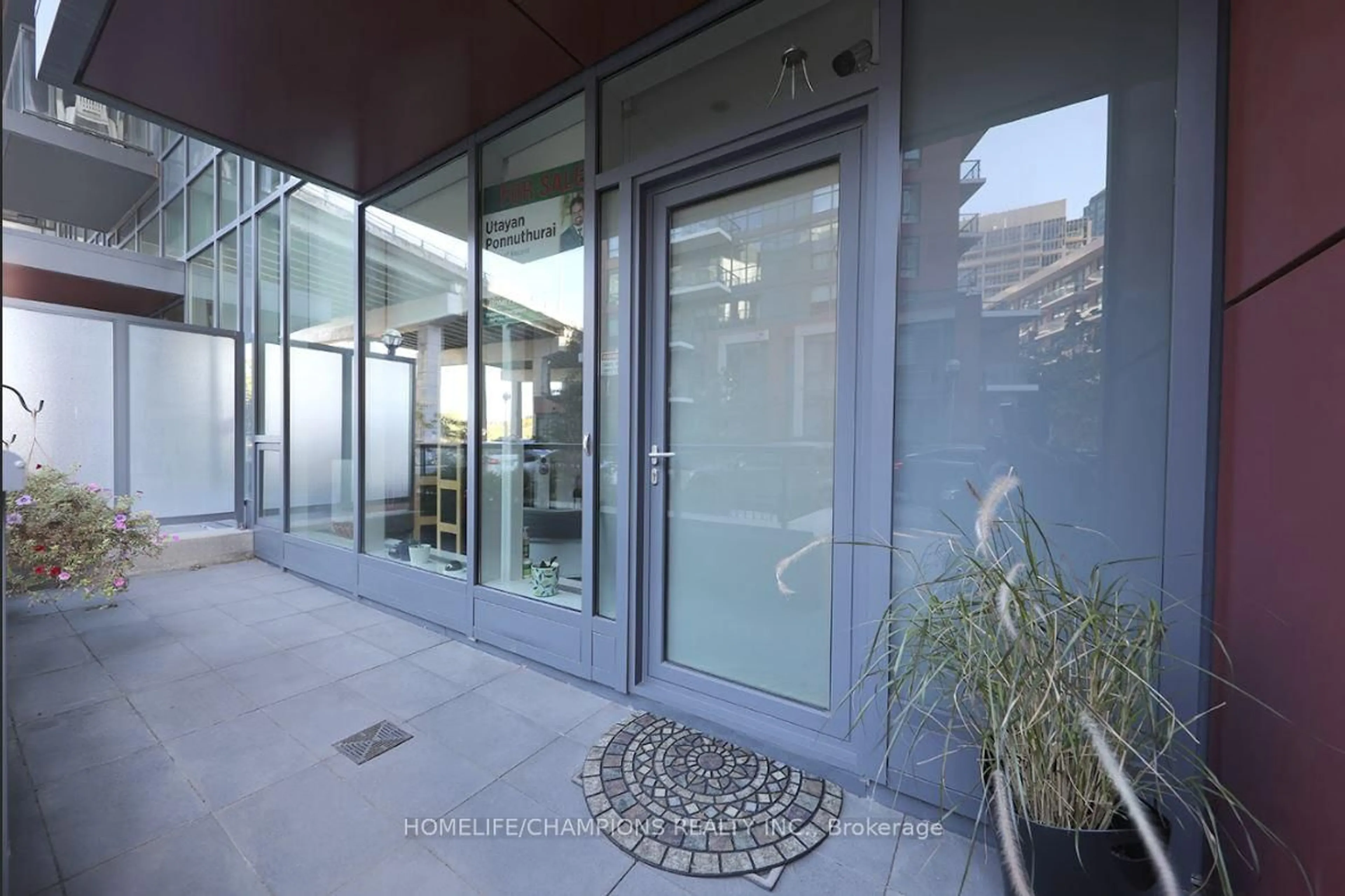 Indoor foyer for 20 Bruyeres Mews #Th10, Toronto Ontario M5V 0G8