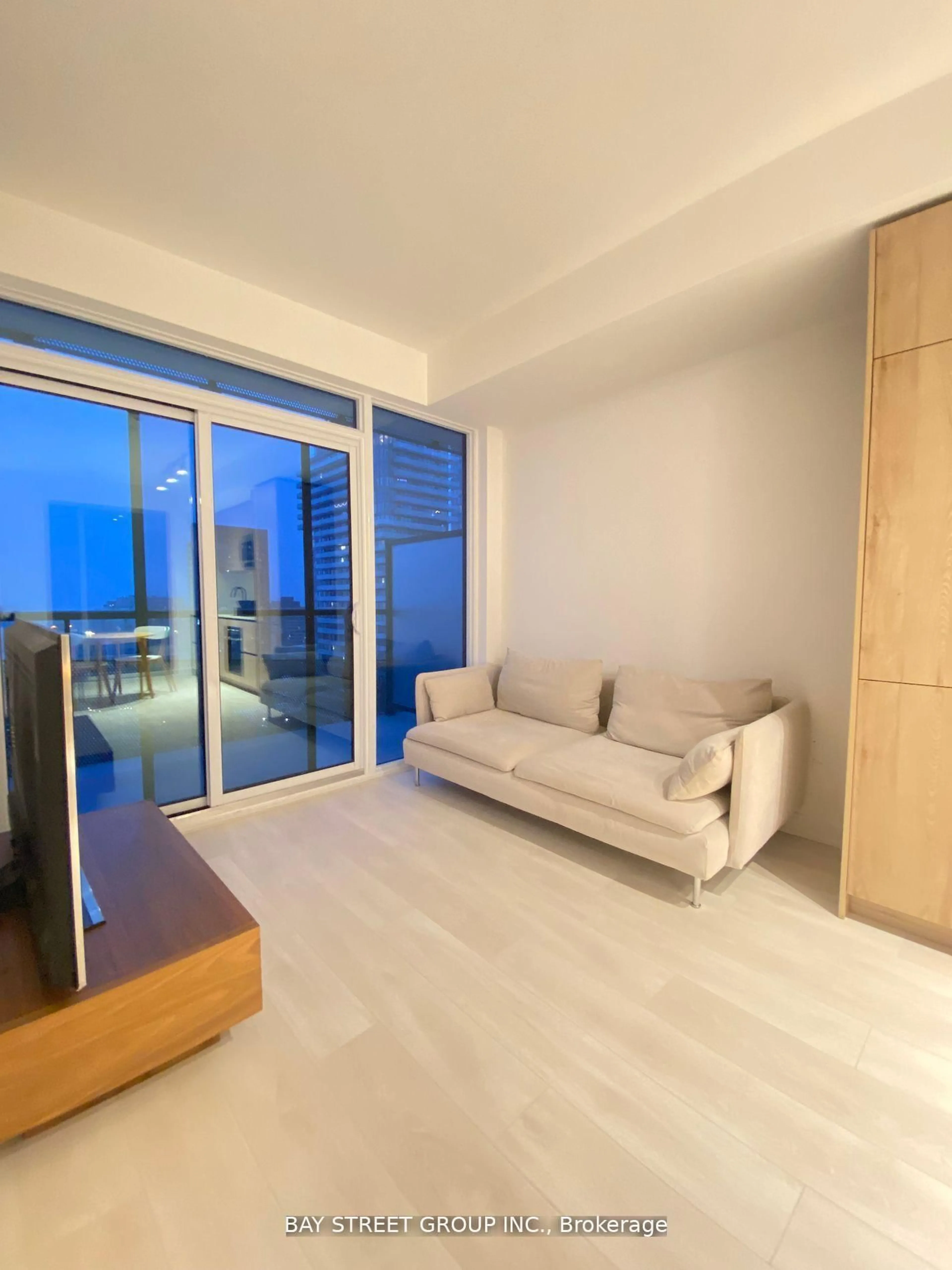 Living room with furniture, unknown for 127 Broadway Ave #2513, Toronto Ontario M4P 1V5