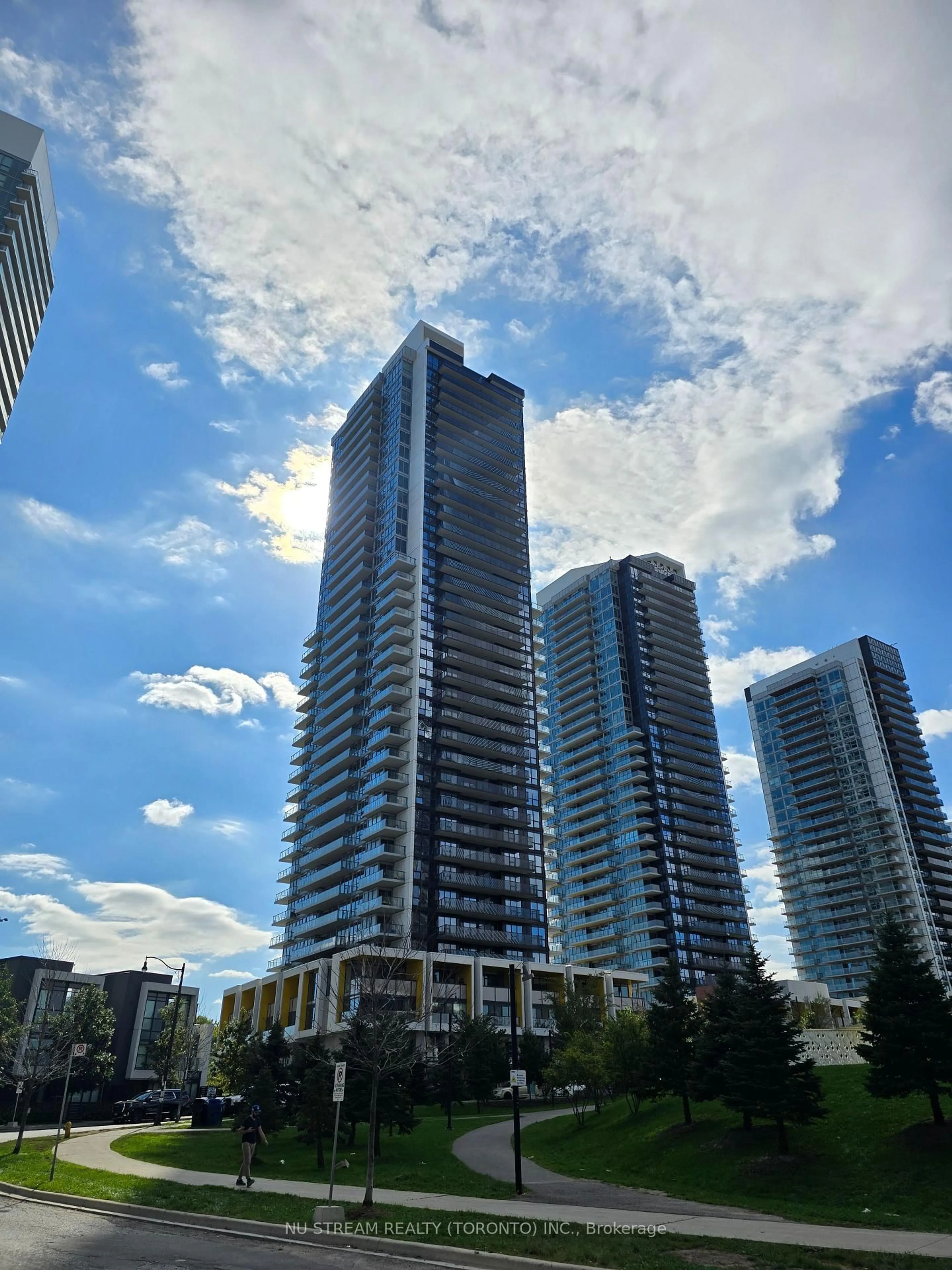 A pic from outside/outdoor area/front of a property/back of a property/a pic from drone, city buildings view from balcony for 95 Mcmahon Dr #810, Toronto Ontario M2K 0H2