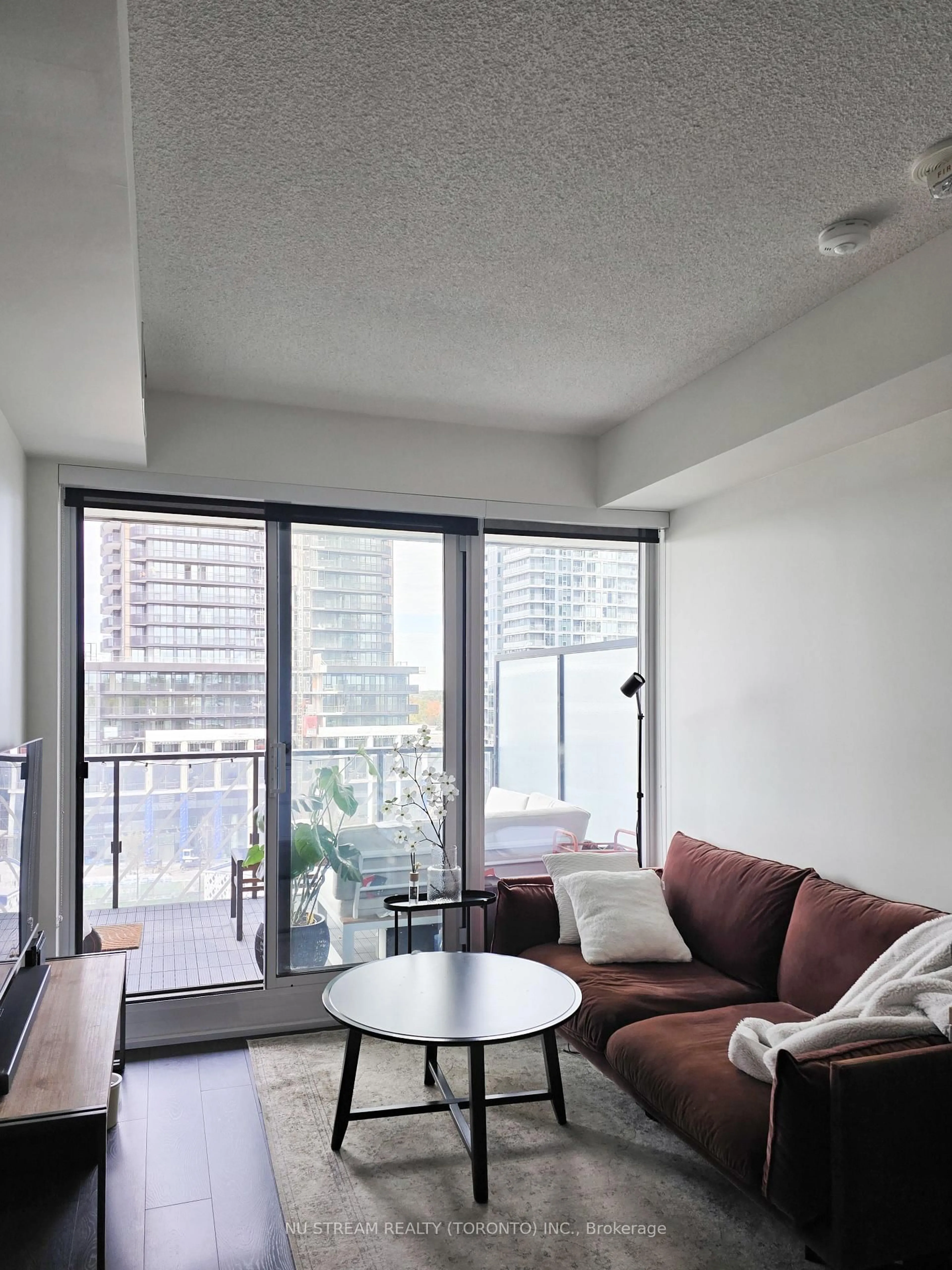 Living room with furniture, unknown for 95 Mcmahon Dr #810, Toronto Ontario M2K 0H2