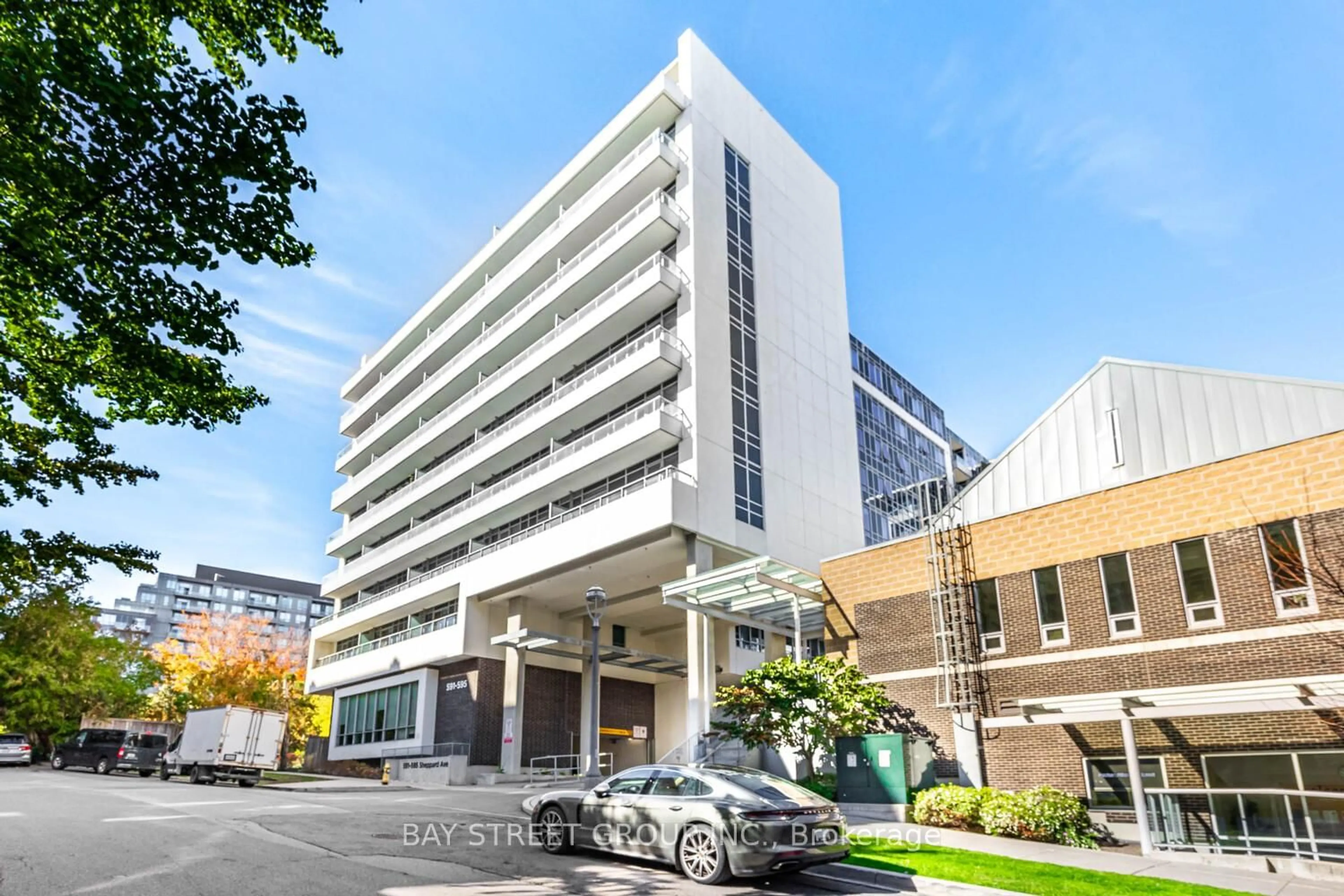 Indoor foyer for 591 Sheppard Ave #317, Toronto Ontario M2K 1B4