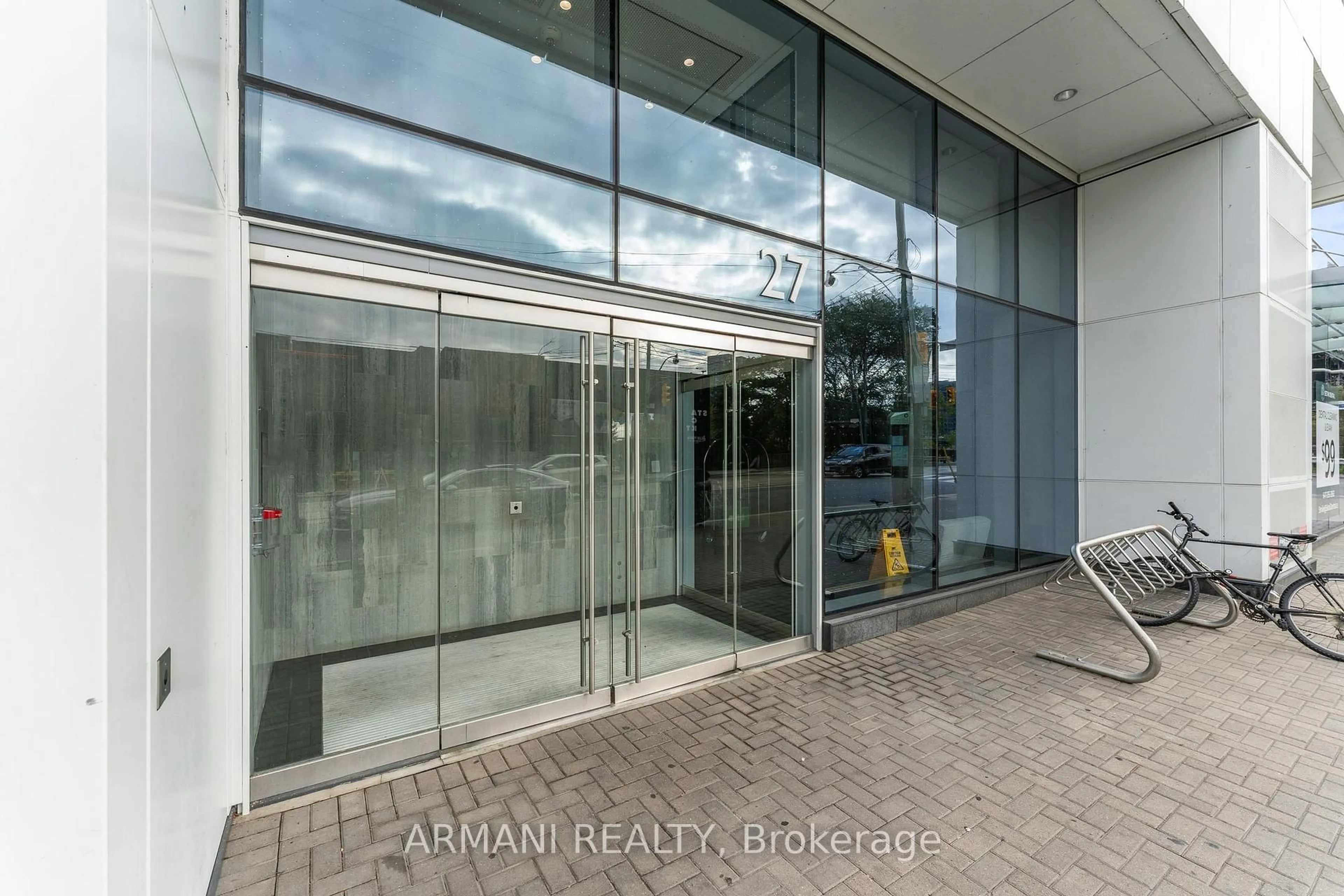 Indoor foyer for 27 Bathurst St #1213w, Toronto Ontario M5V 0R1
