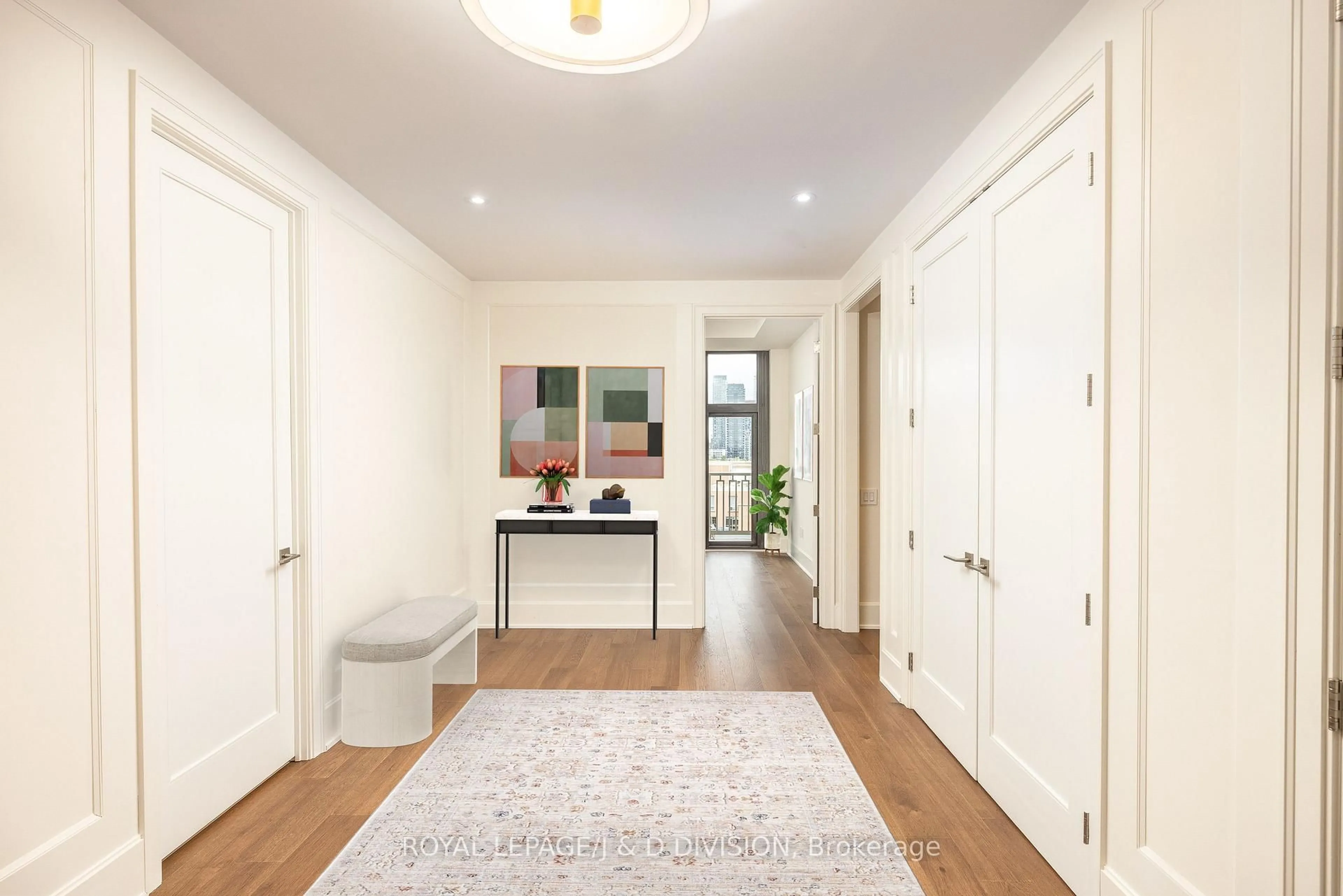 Indoor entryway for 1 Strathgowan Ave #801, Toronto Ontario M4N 0B3
