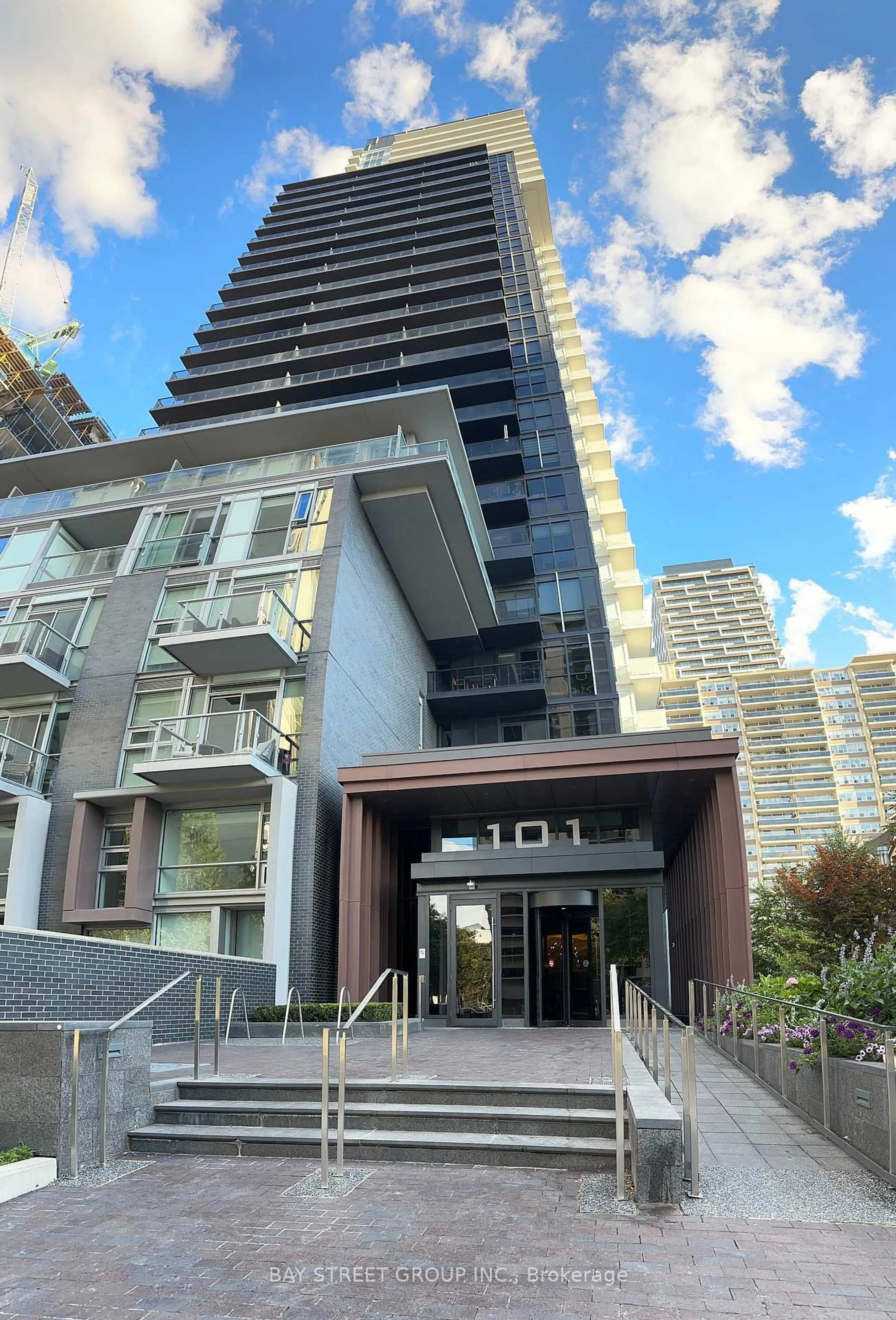Indoor foyer for 101 erskine Ave #2006, Toronto Ontario M4P 0C5