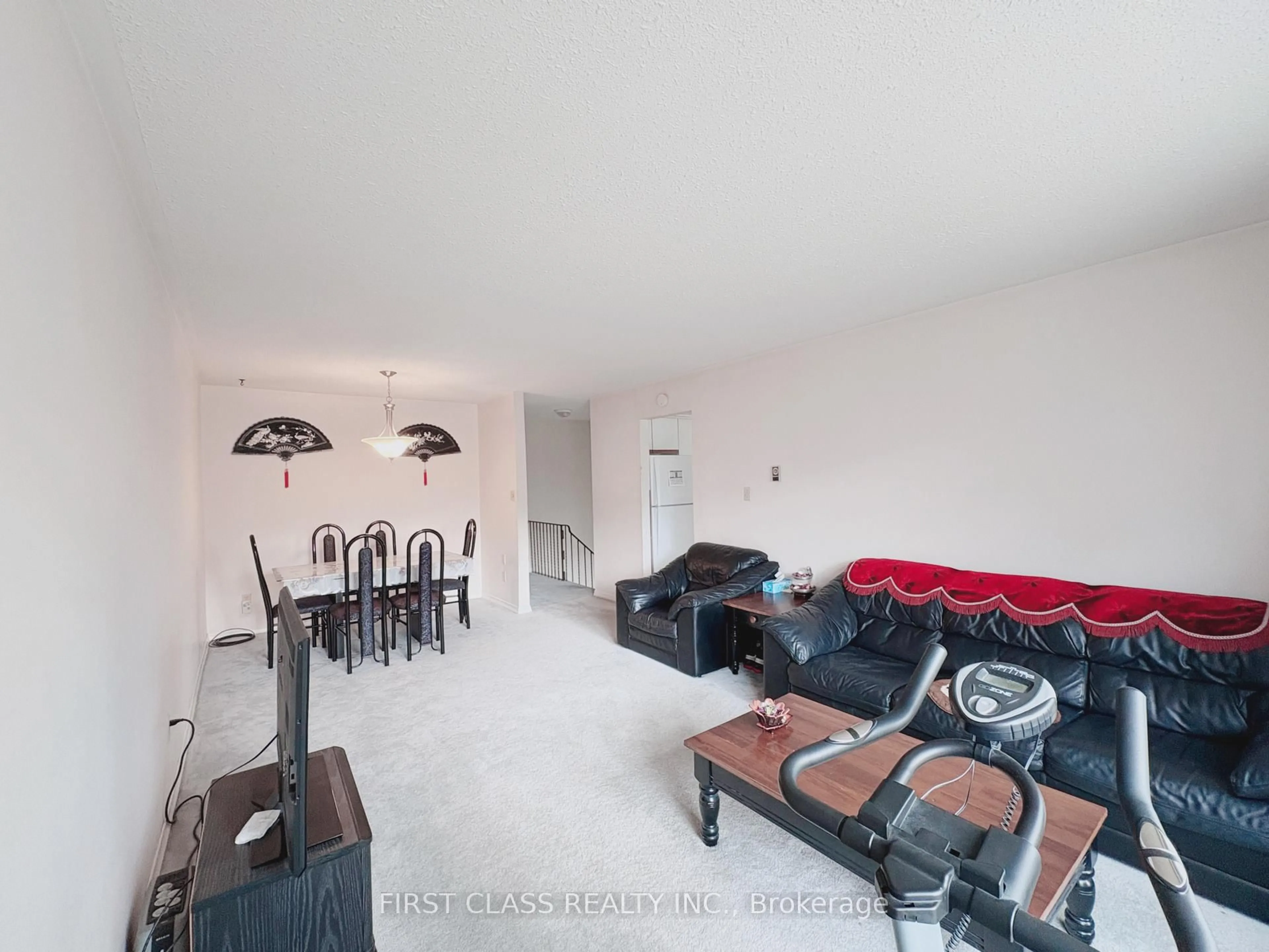 Living room with furniture, unknown for 81 Clancy Dr, Toronto Ontario M2J 2V7