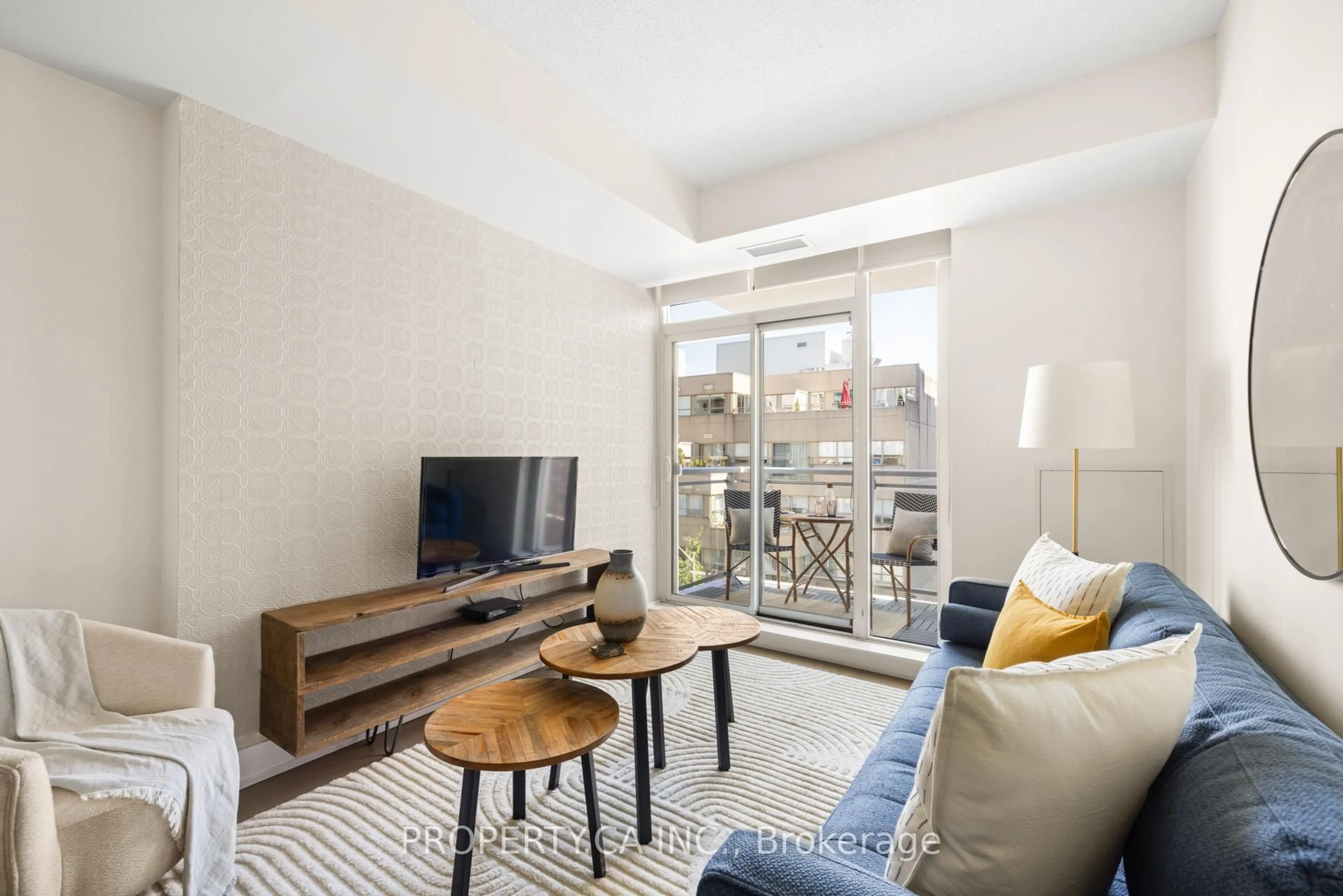 Living room with furniture, unknown for 68 Merton St #404, Toronto Ontario M4S 1A1