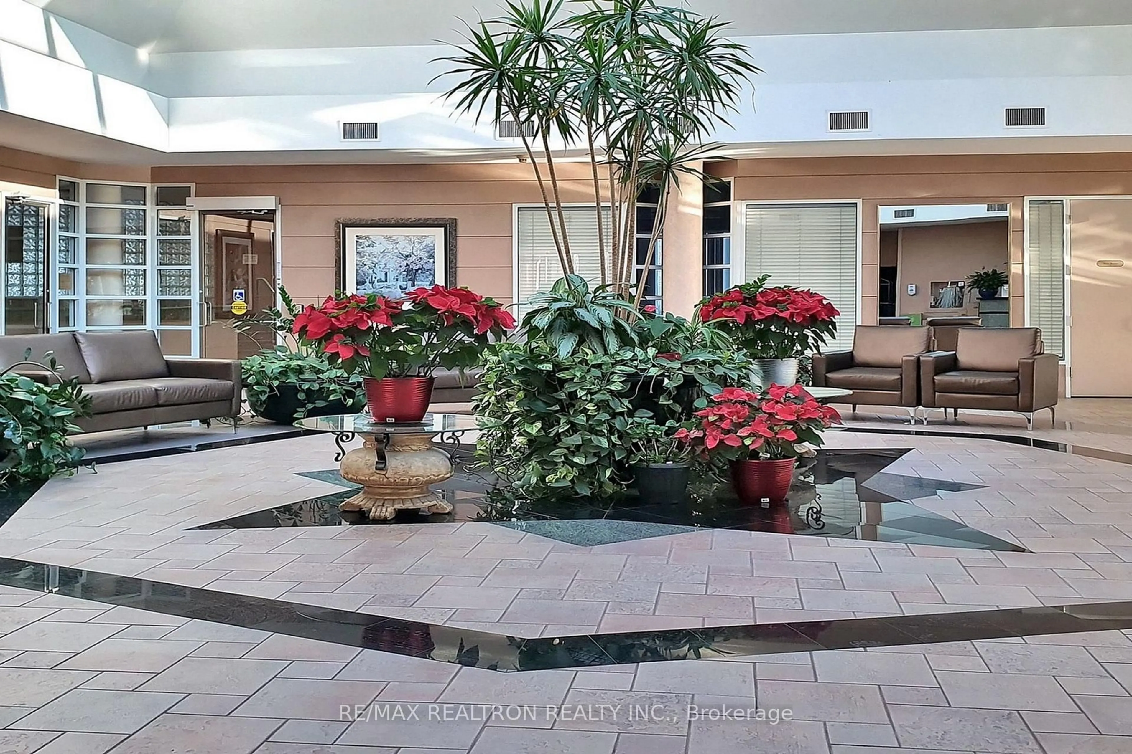 Lobby for 5 Concorde Pl #406, Toronto Ontario M3C 3M8