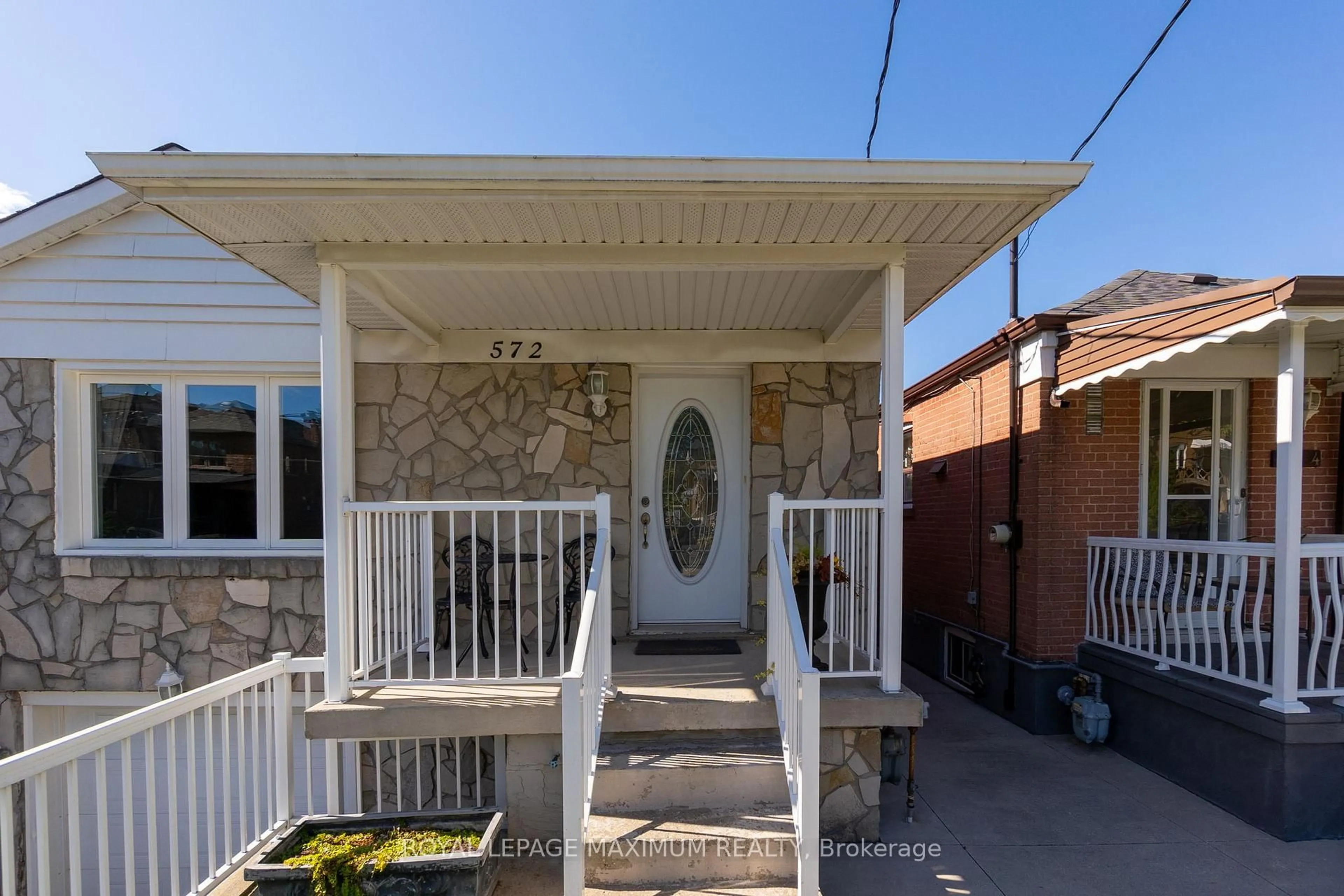 Unknown for 572 Northcliffe Blvd, Toronto Ontario M6E 3L7