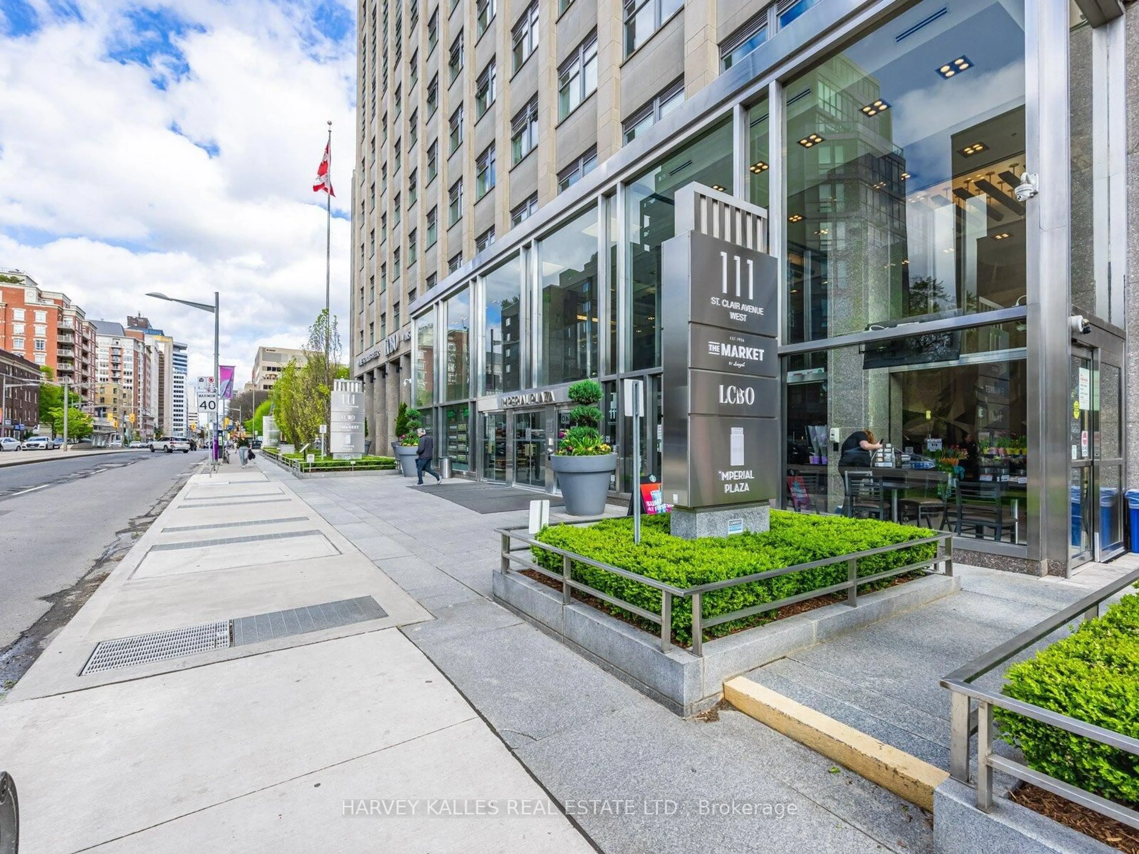 Unknown for 111 St Clair Ave #419, Toronto Ontario M4V 1N5