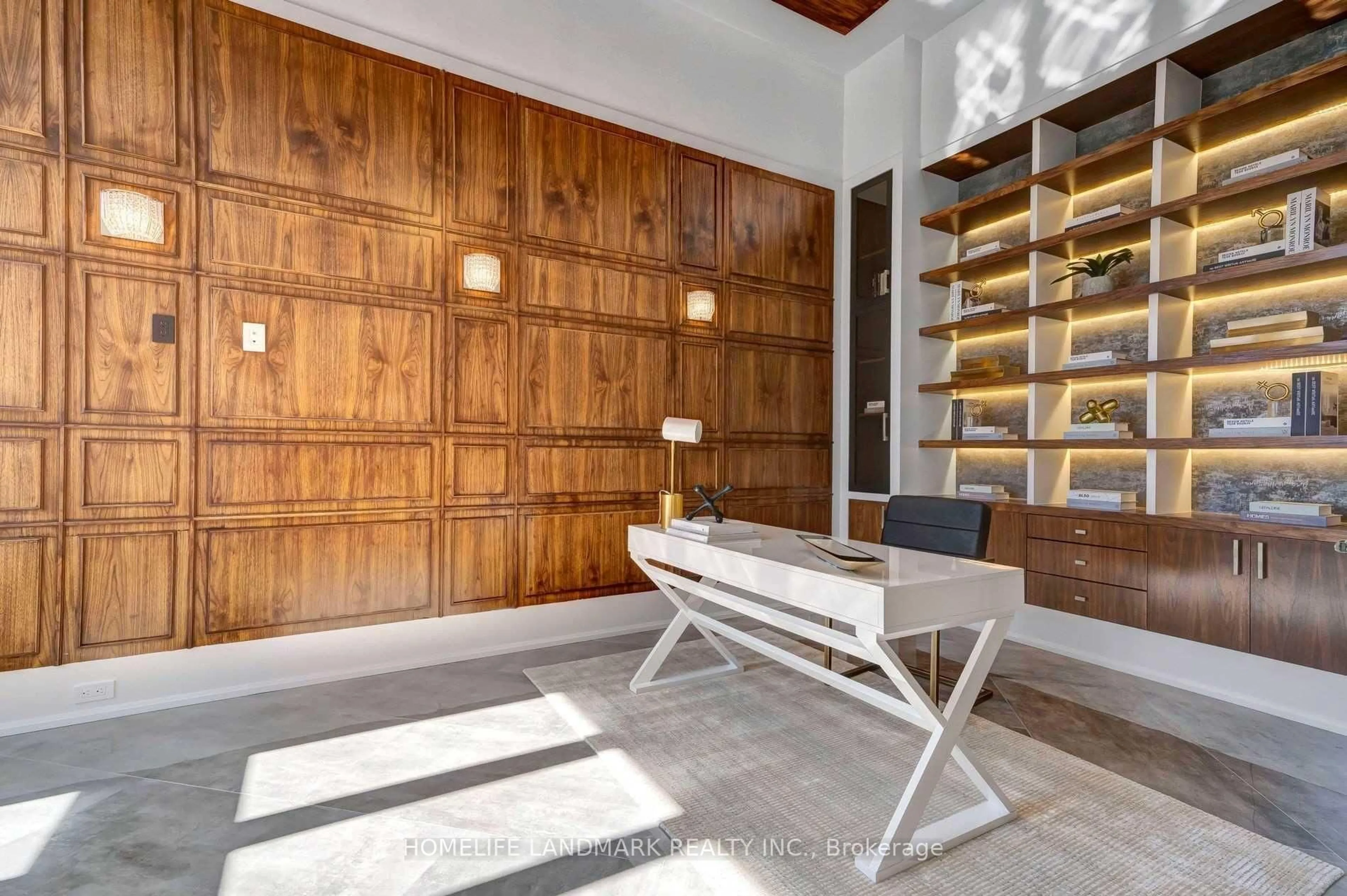 Indoor entryway for 120 Byng Ave, Toronto Ontario M2N 4K4