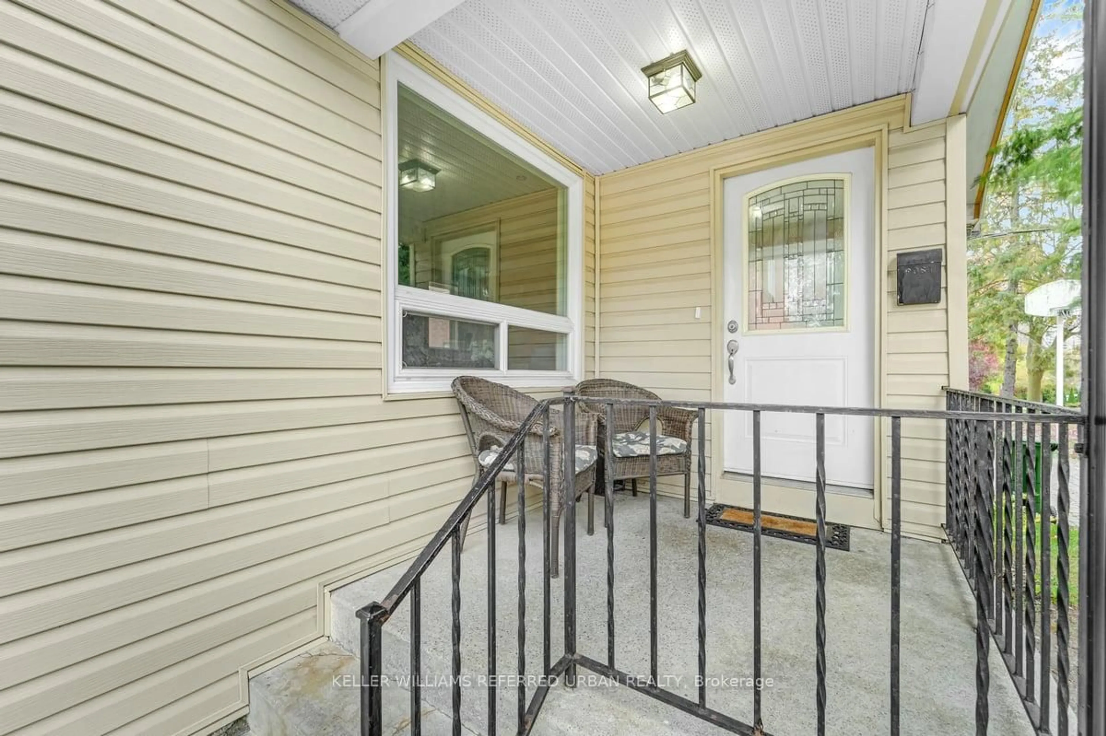 Patio, street for 116 Burnett Ave, Toronto Ontario M2N 1V5