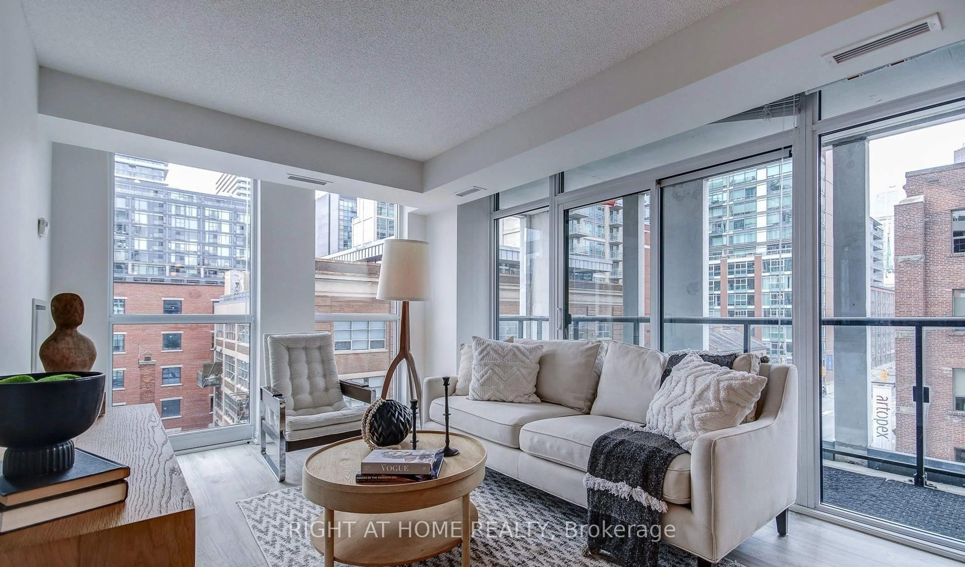 Living room with furniture, unknown for 400 Adelaide St #606, Toronto Ontario M5A 4S3