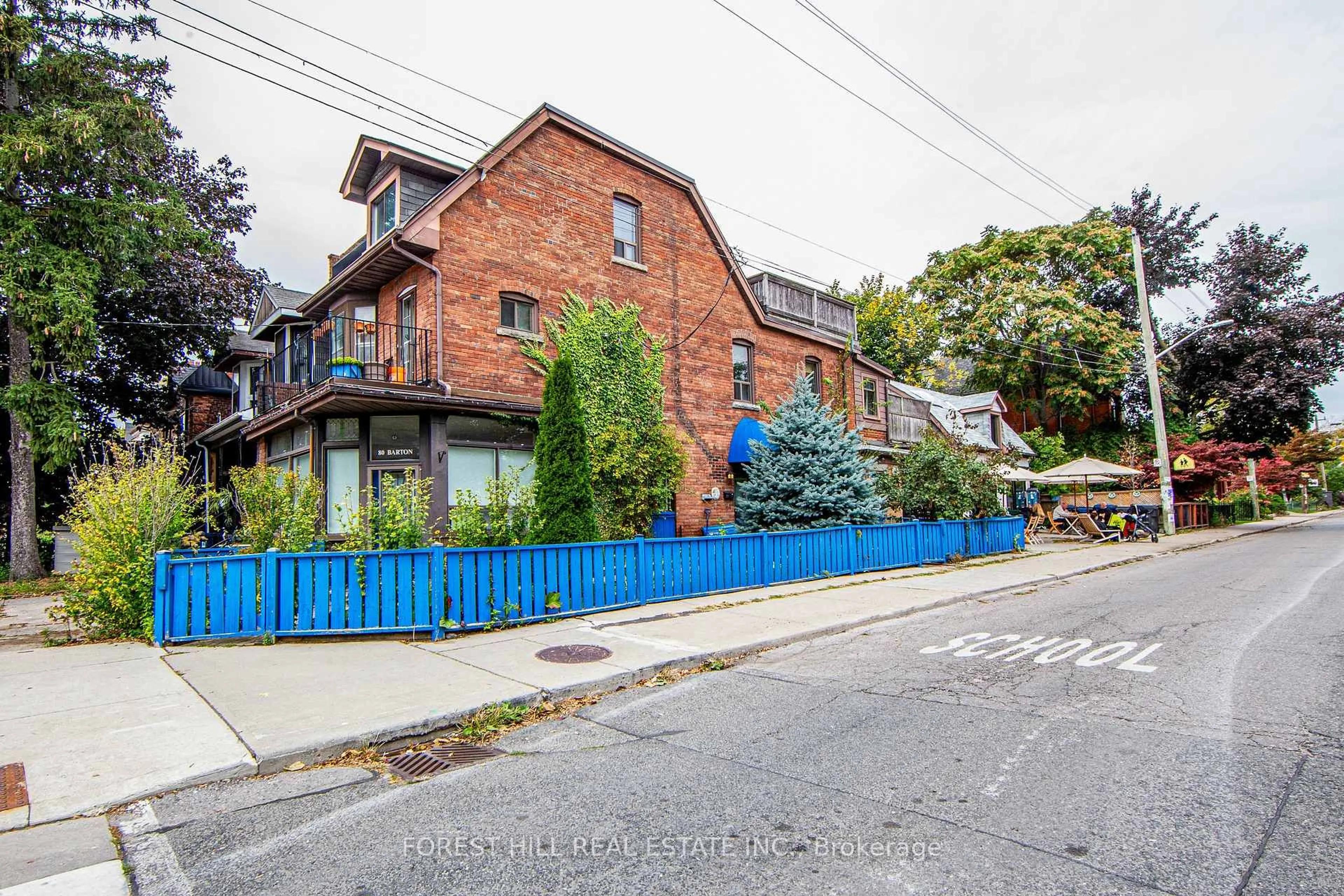 Patio, street for 80 Barton Ave, Toronto Ontario M6G 1P6