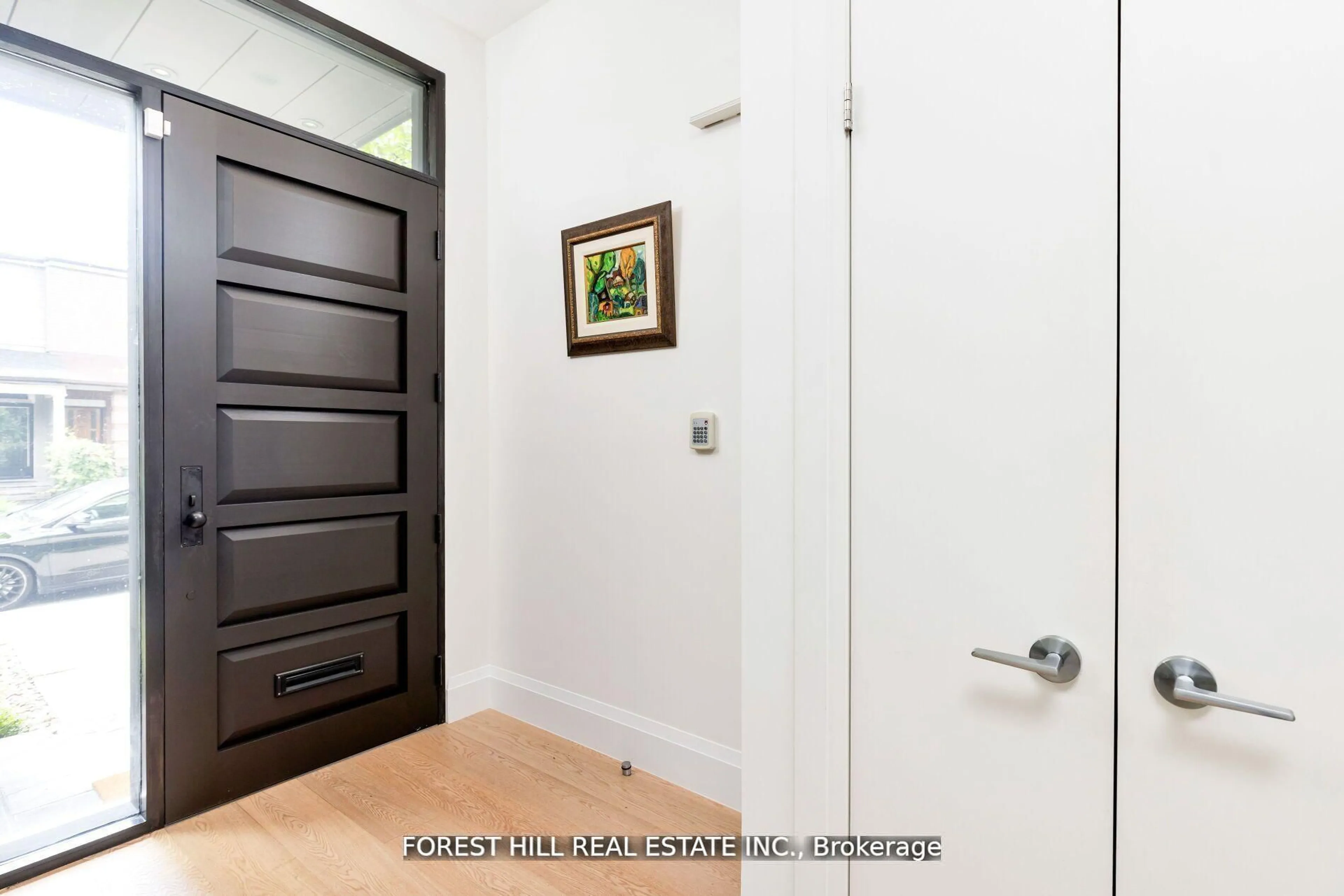 Indoor entryway for 49 Brookfield St, Toronto Ontario M6J 3A8