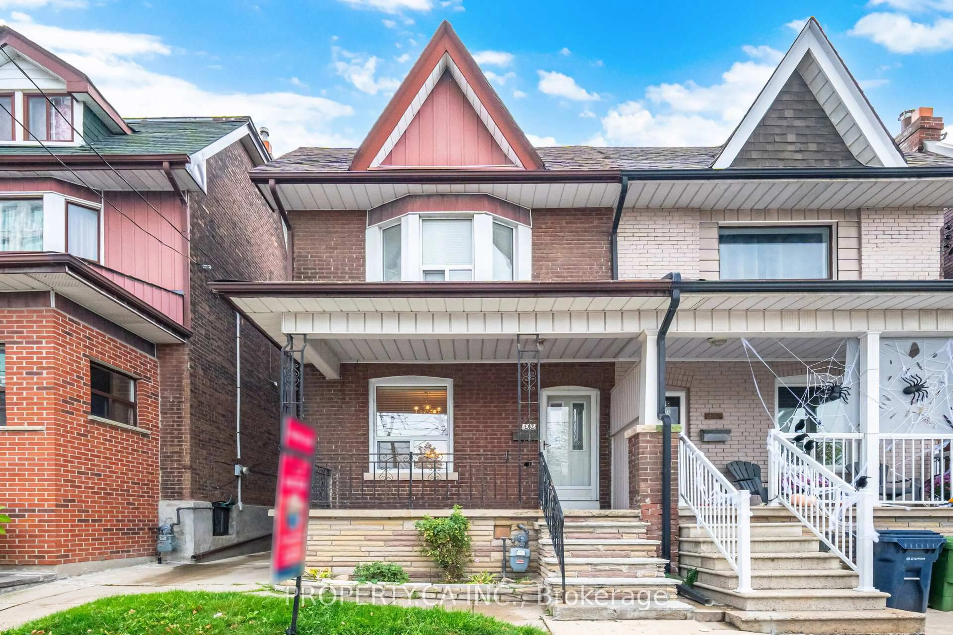 Home with brick exterior material, street for 957 Dufferin St, Toronto Ontario M6H 4B2